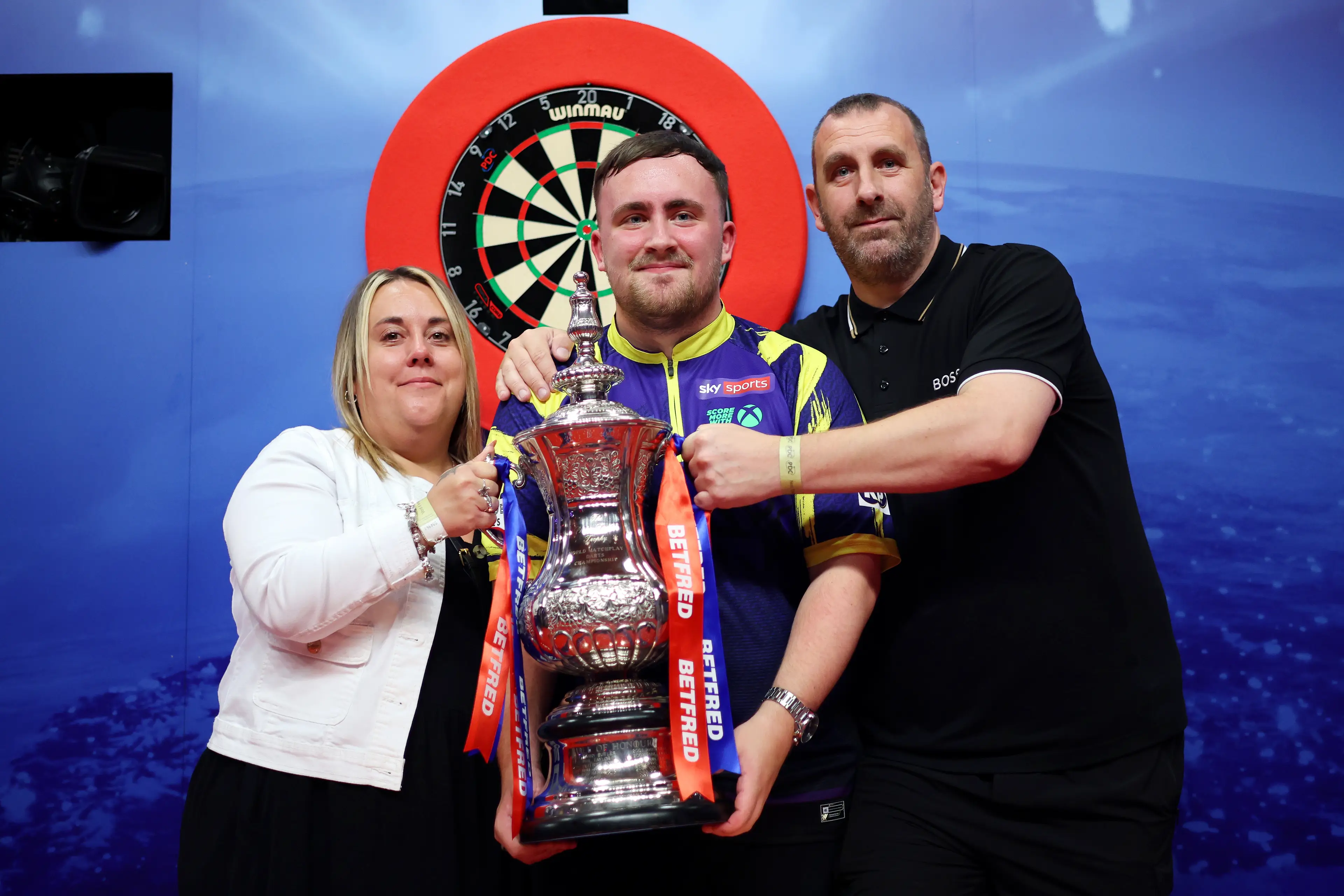 Luke Littler's mum has hit out at 'vile t**ts' after her son was booed. Image: Getty 