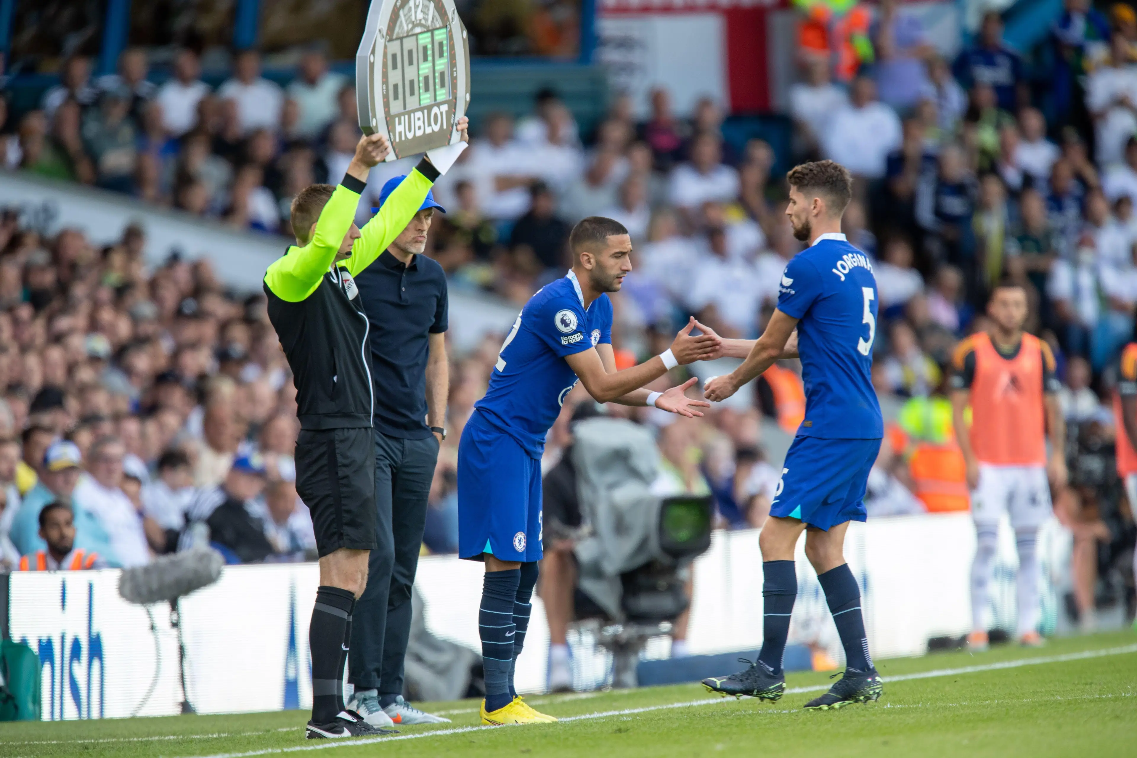 Hakim Ziyech replacing Jorginho for Chelsea at Elland Road. (Alamy)