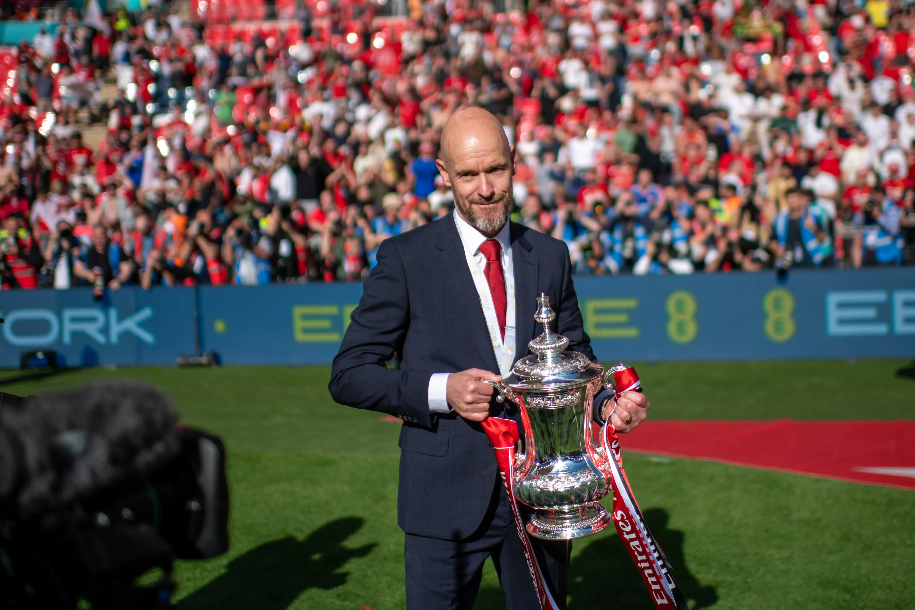 Erik ten Hag celebrates winning the FA Cup. Image: Getty 