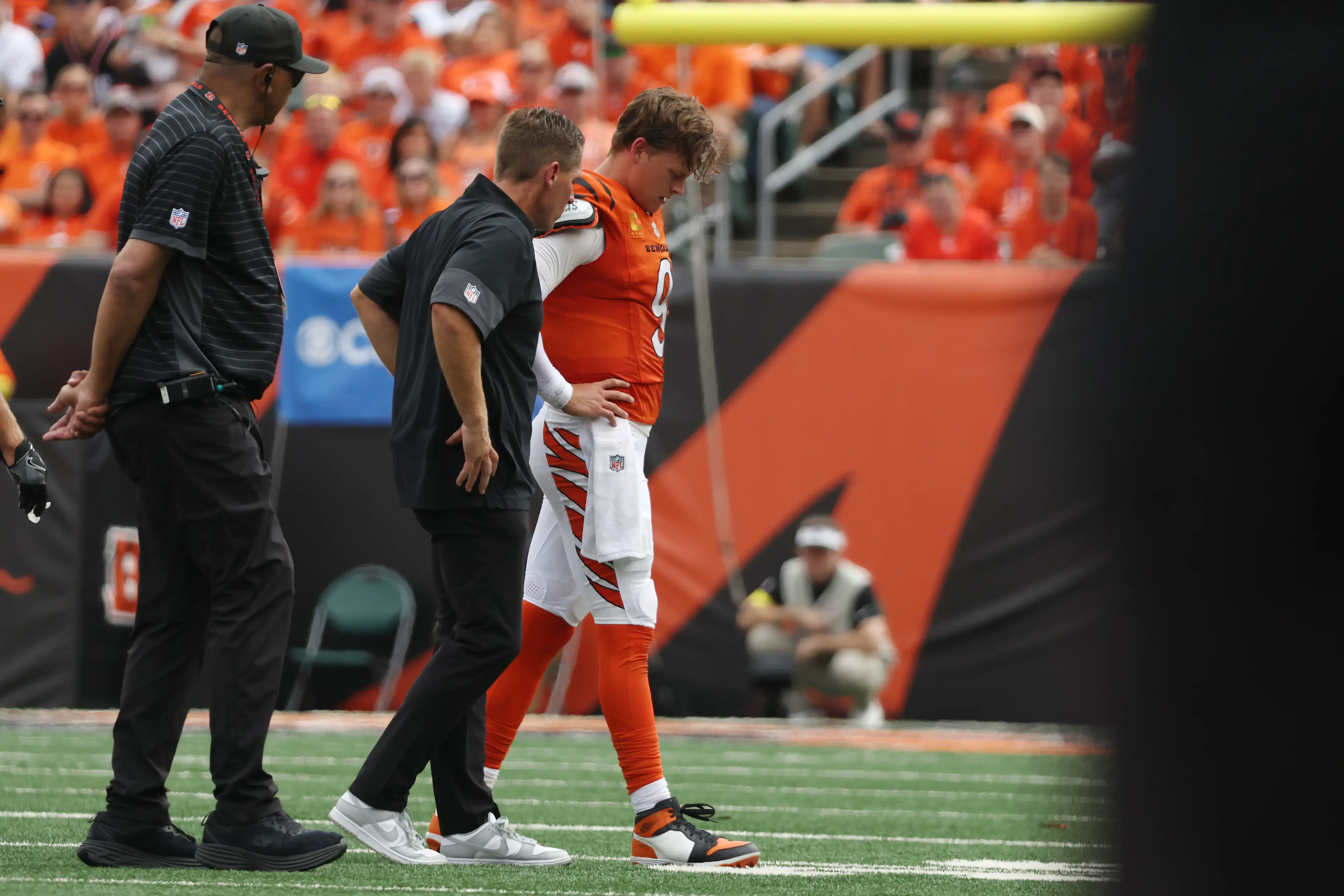 Joe Burrow went off injured for the Cincinnati Bengals. Image: Kirk Irwin / Stringer via Getty