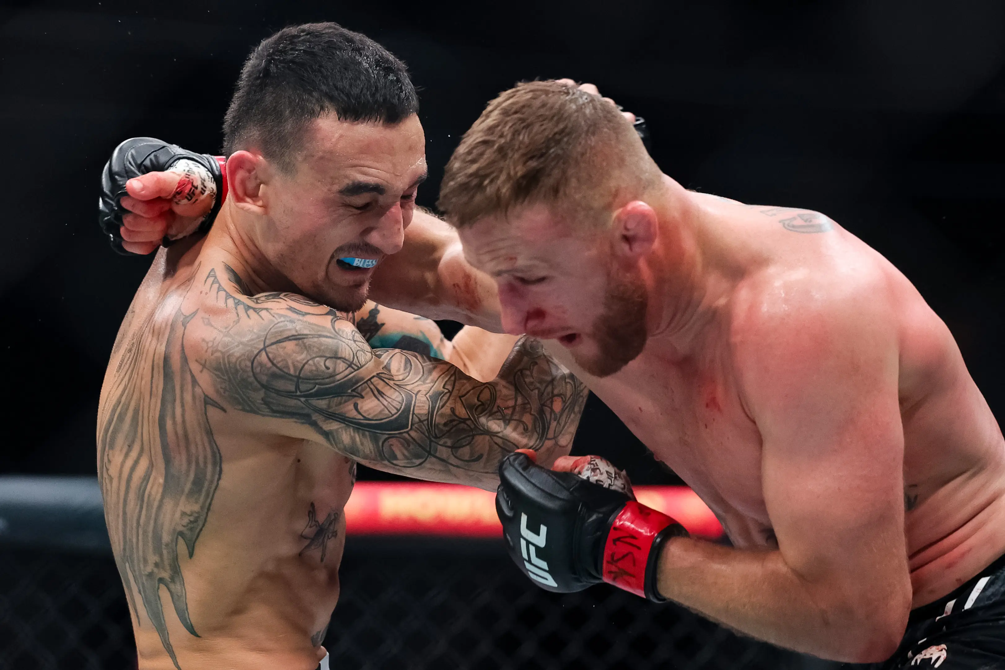 Max Holloway won the performance of the night bonus (Getty)