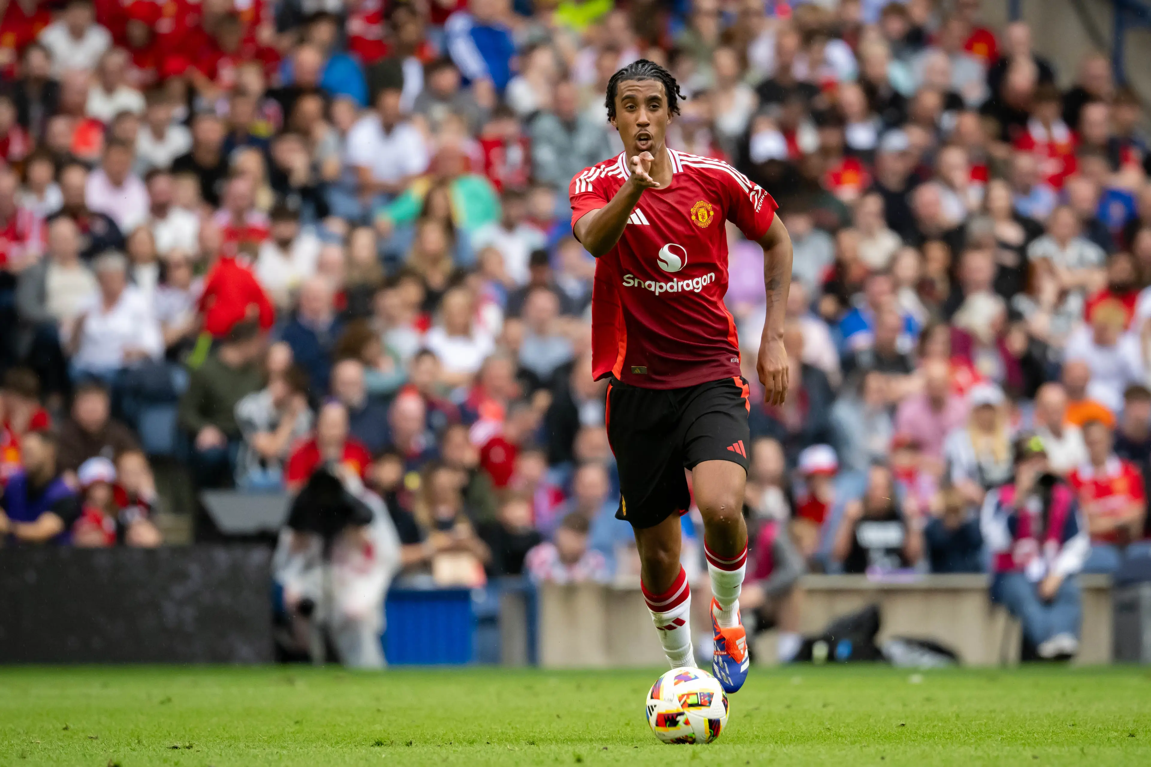 Leny Yoro in action for Manchester United. Image: Getty 