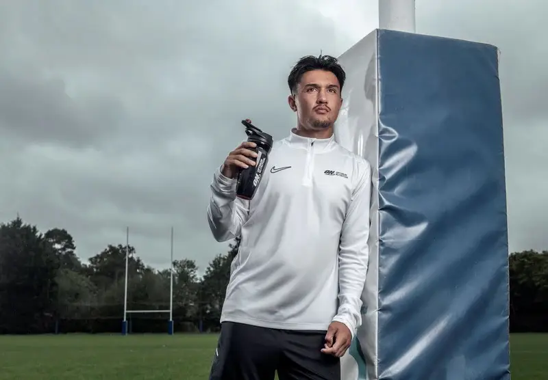 marcus-smith-rugby-field-athlete