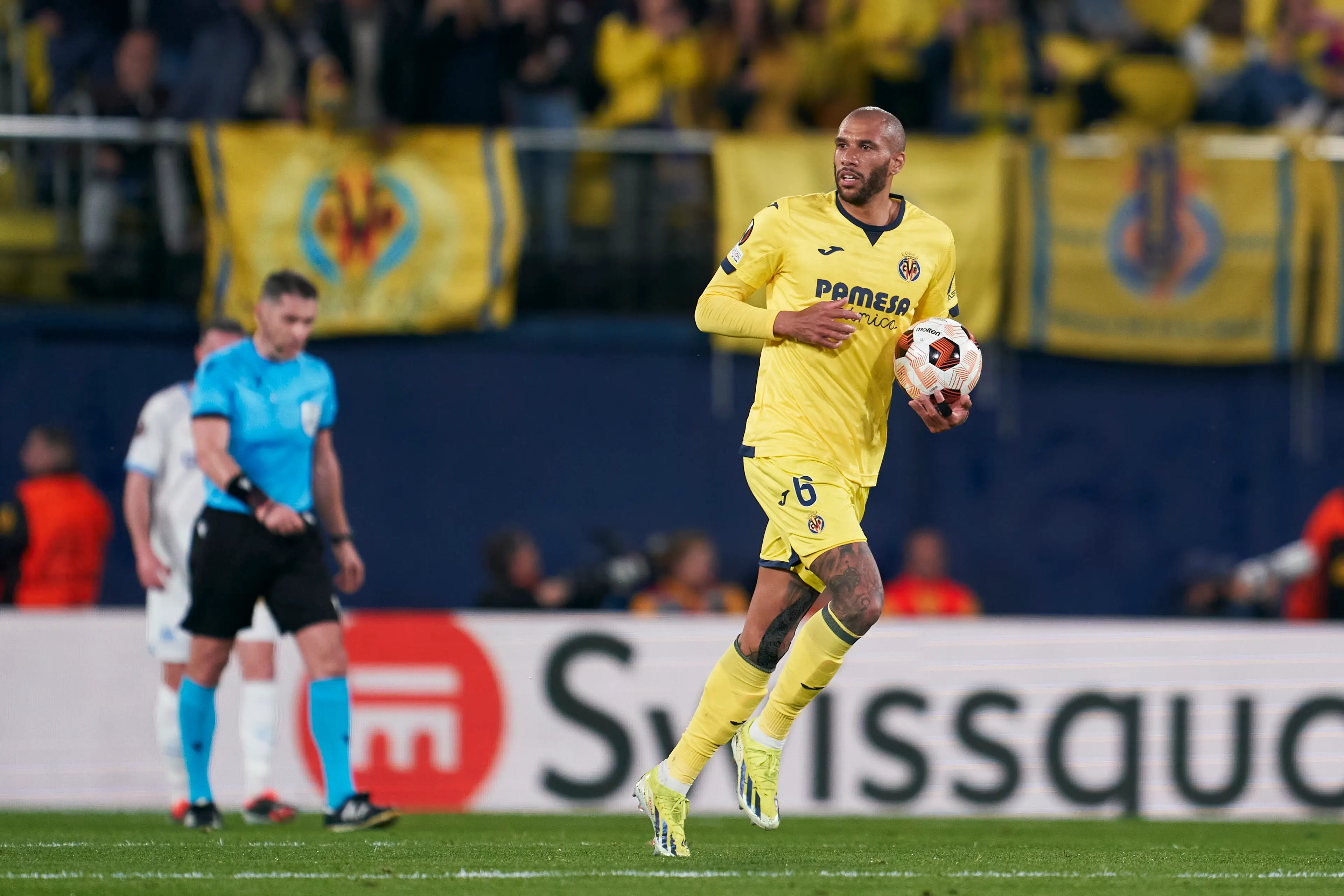 Former Spurs midfielder Etienne Capoue has switched to a new sport. (