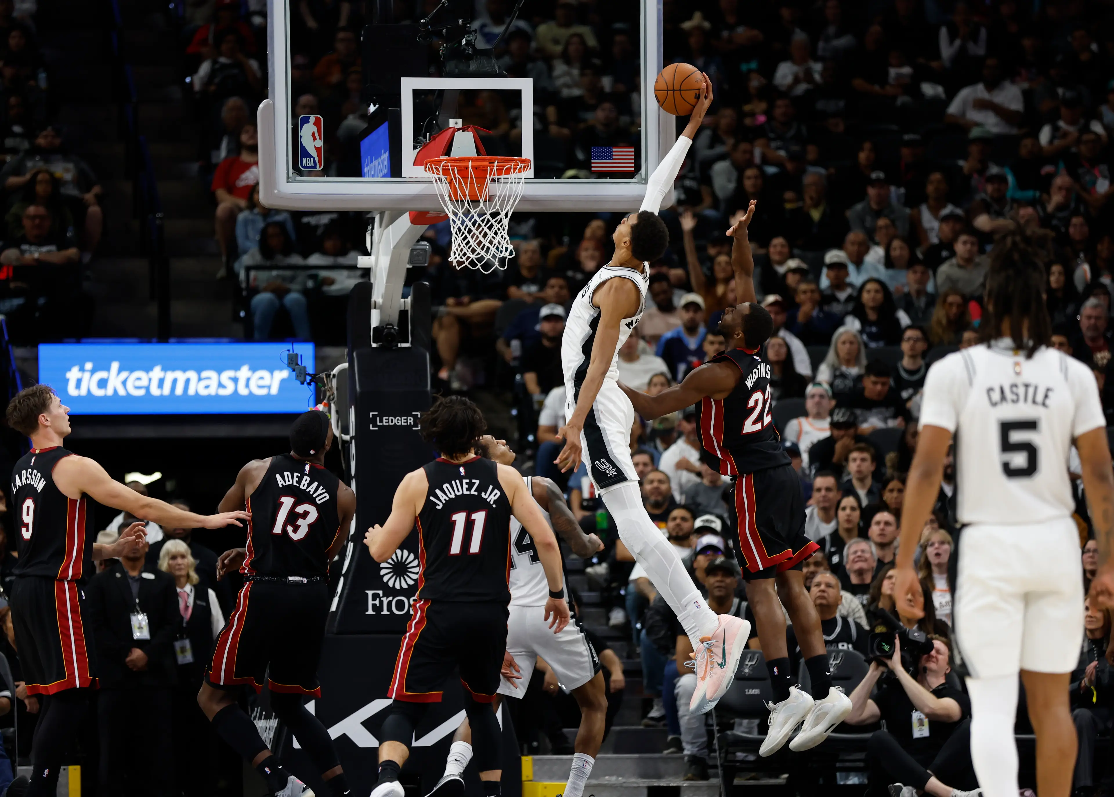 Victor Wembanyama dunks for the San Antonio Spurs (Image: Getty)