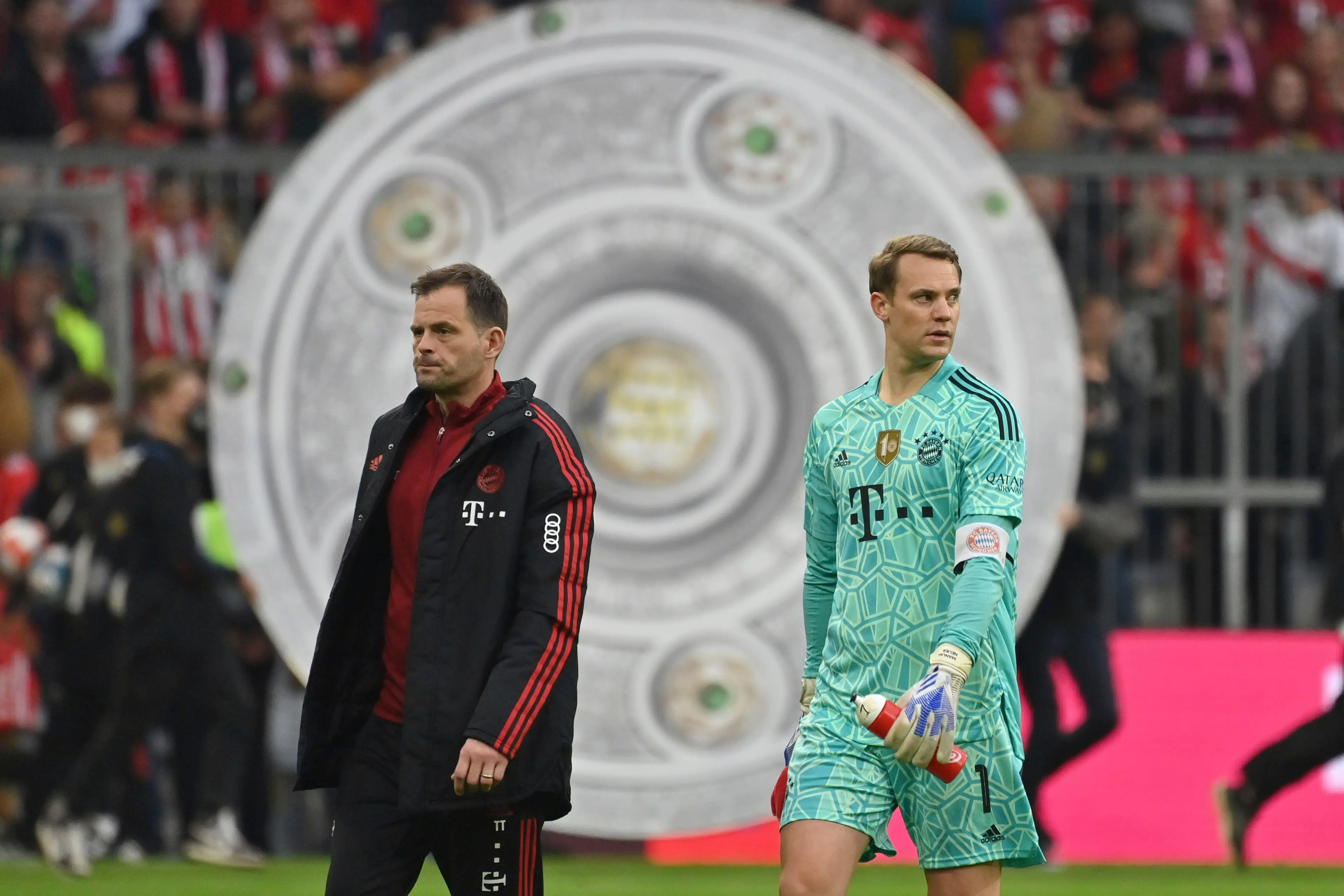 Manuel Neuer with Toni Tapalovic from last season. Image: Alamy 