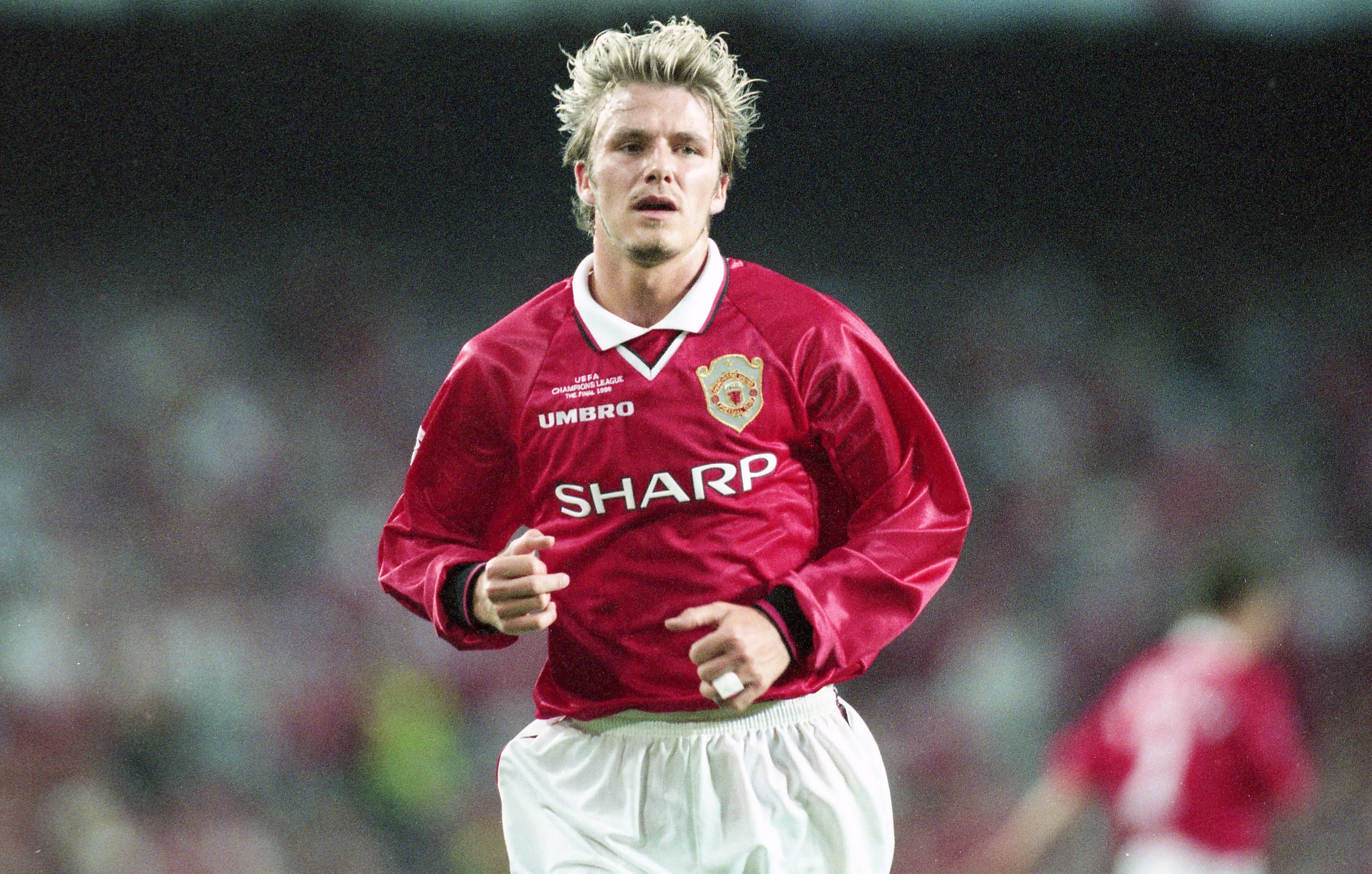 David Beckham operated in the middle of midfield in the 1999 Champions League final |