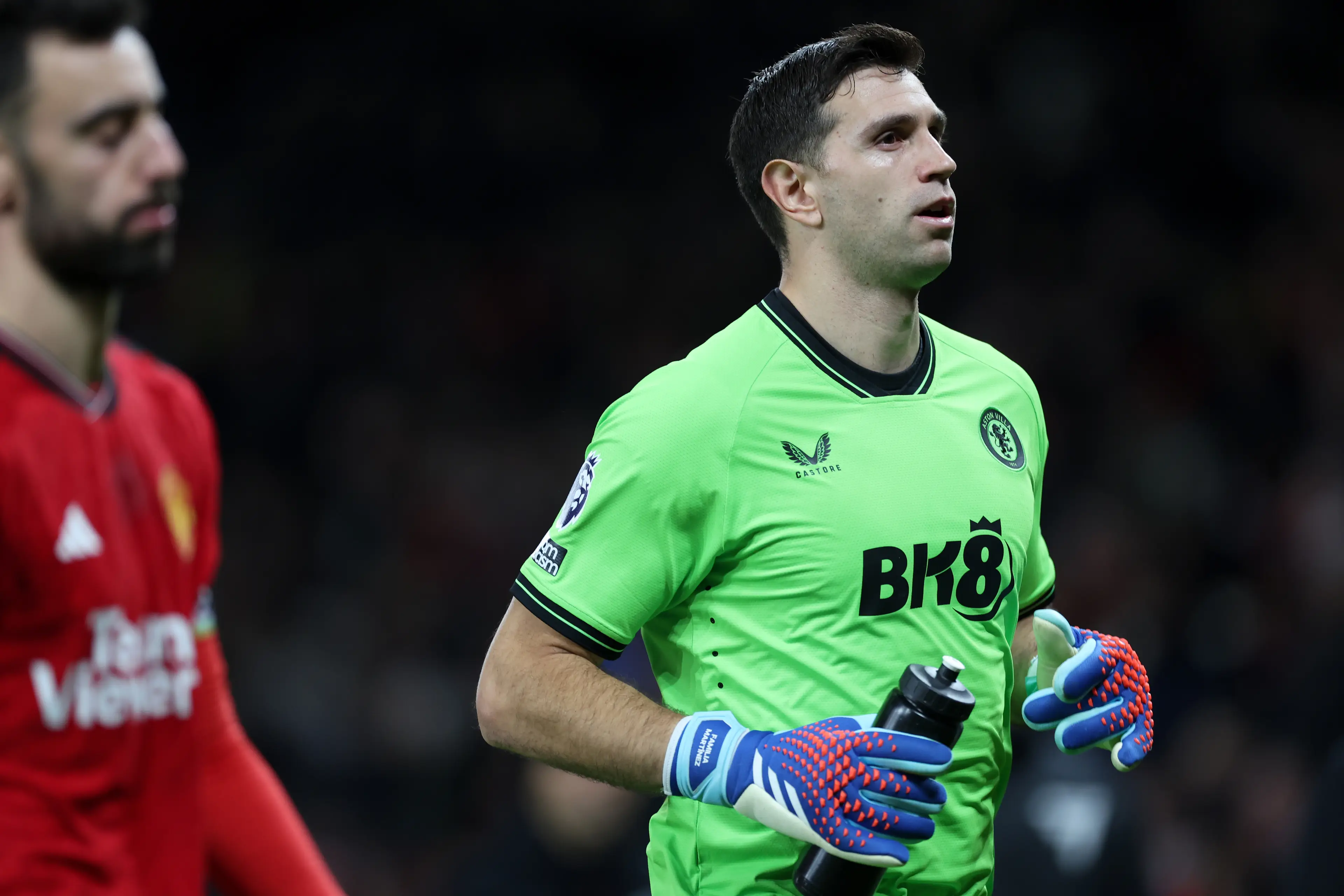 Emiliano Martinez in action against Manchester United. Image: Getty
