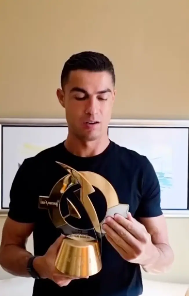 Ronaldo pictured with the 'Best of all Time' award. Image credit: Instagram/Liga Portugal