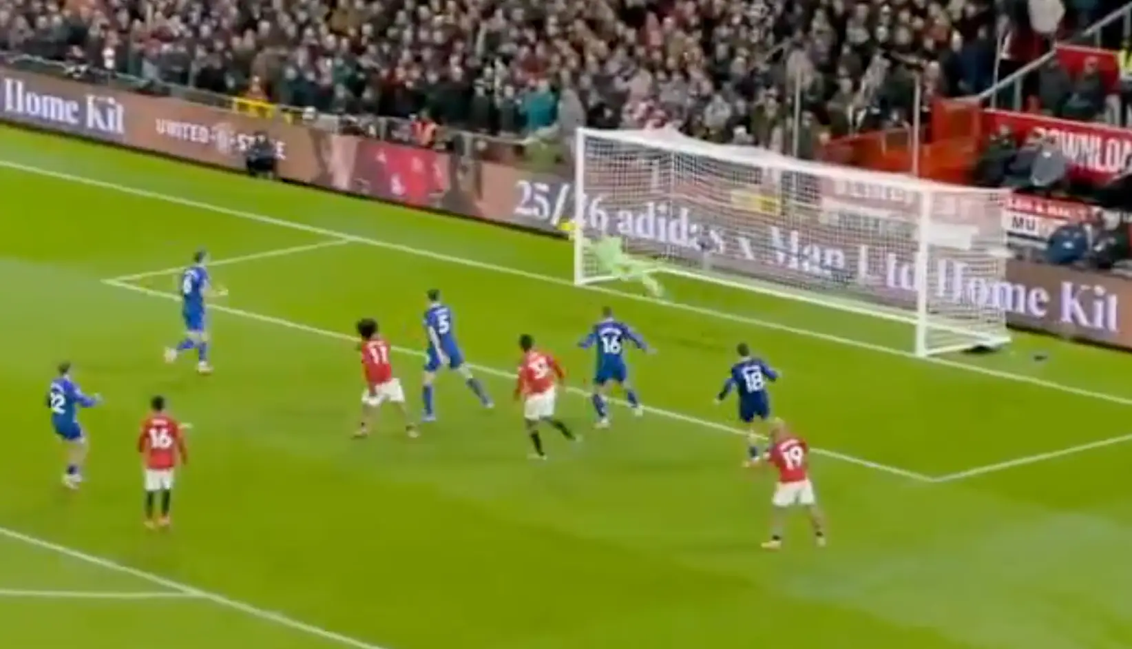 Pickford saved twice from Zirkzee in the second half (Image: Sky Sports)