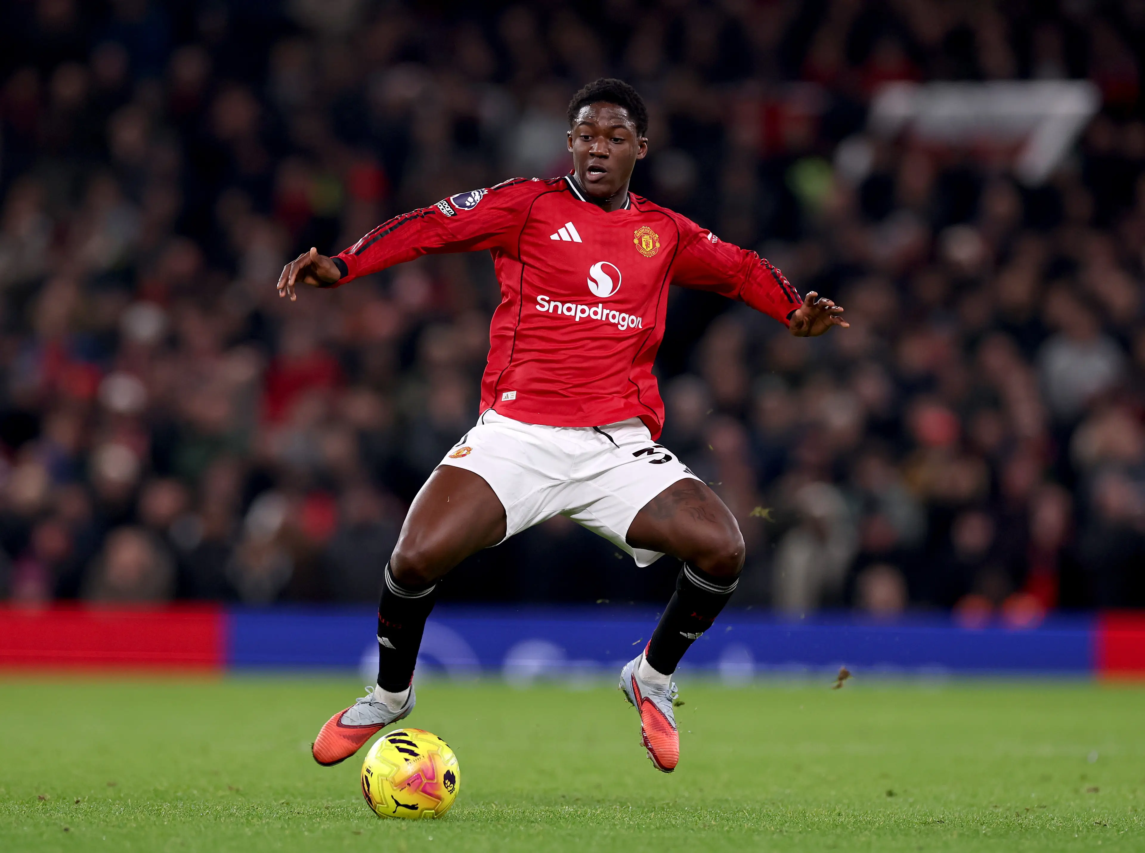 Mainoo is said to be keen to join Napoli on loan. Image: Getty