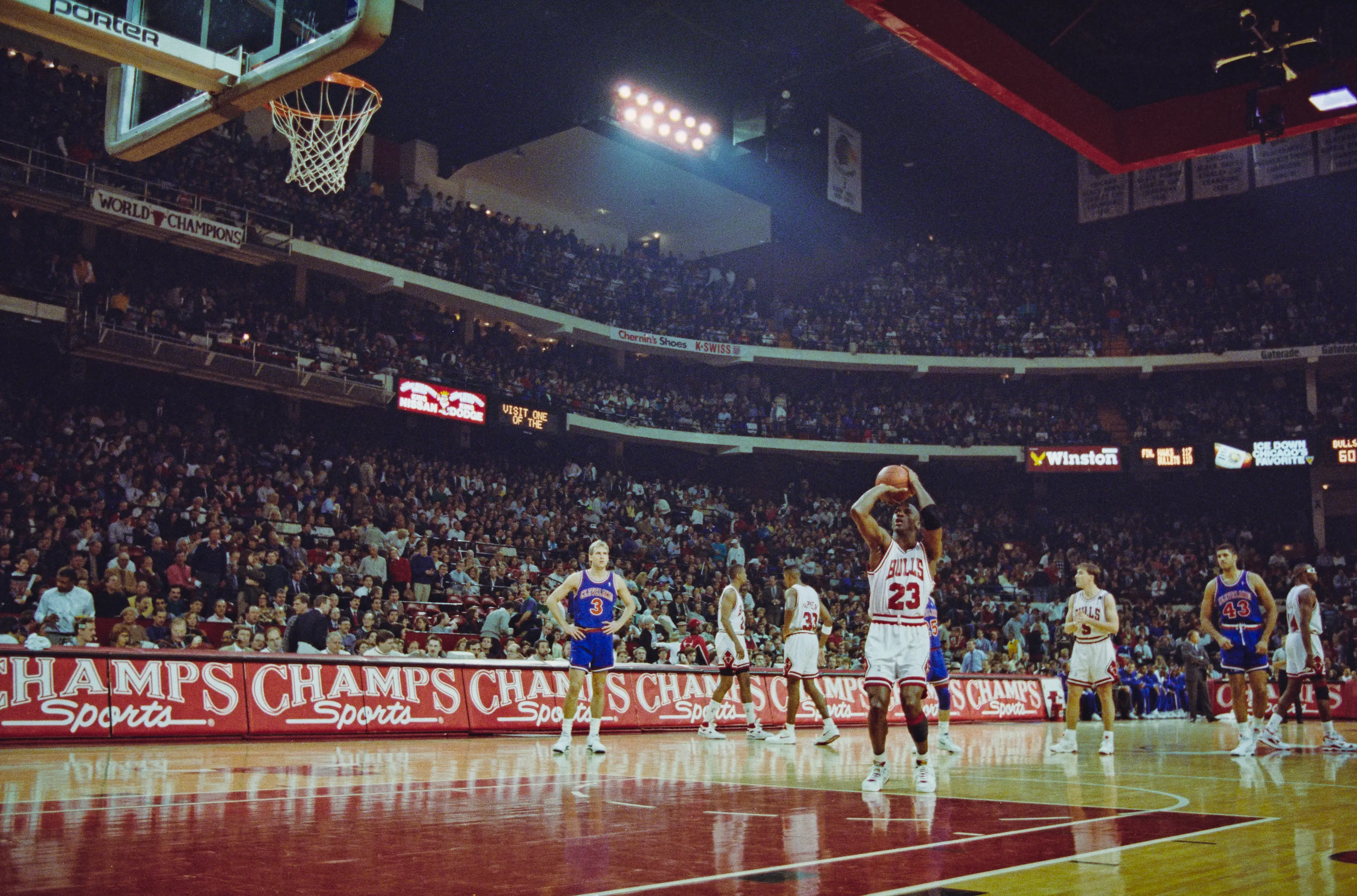 Jordan put up 44 to help the Bulls win by 24 against the Cavs in 1992 (Getty) 
