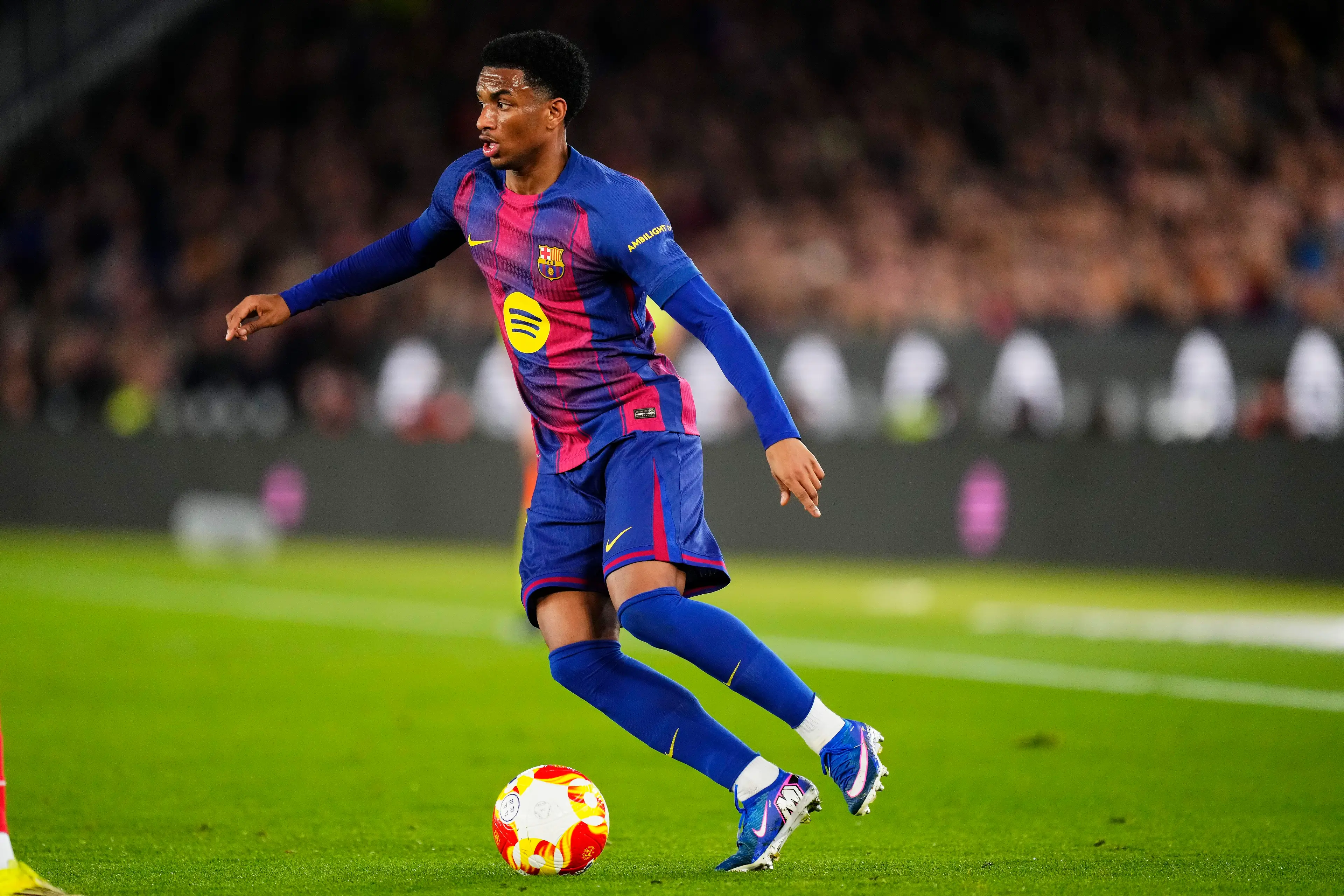 Barcelona left-back Alejandro Balde is wanted by Manchester United. Image: Getty 