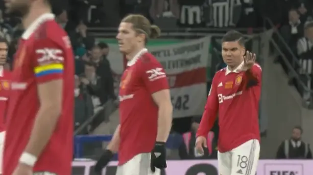 Man United fans are just noticing Casemiro's reaction to Marcel Sabitzer wanting to drop back and help defensively