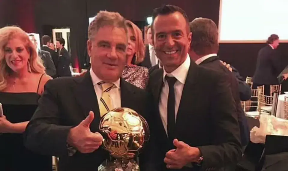 Cristiano Ronaldo sold 2013 Ballon d’Or trophy to Israel’s richest man.