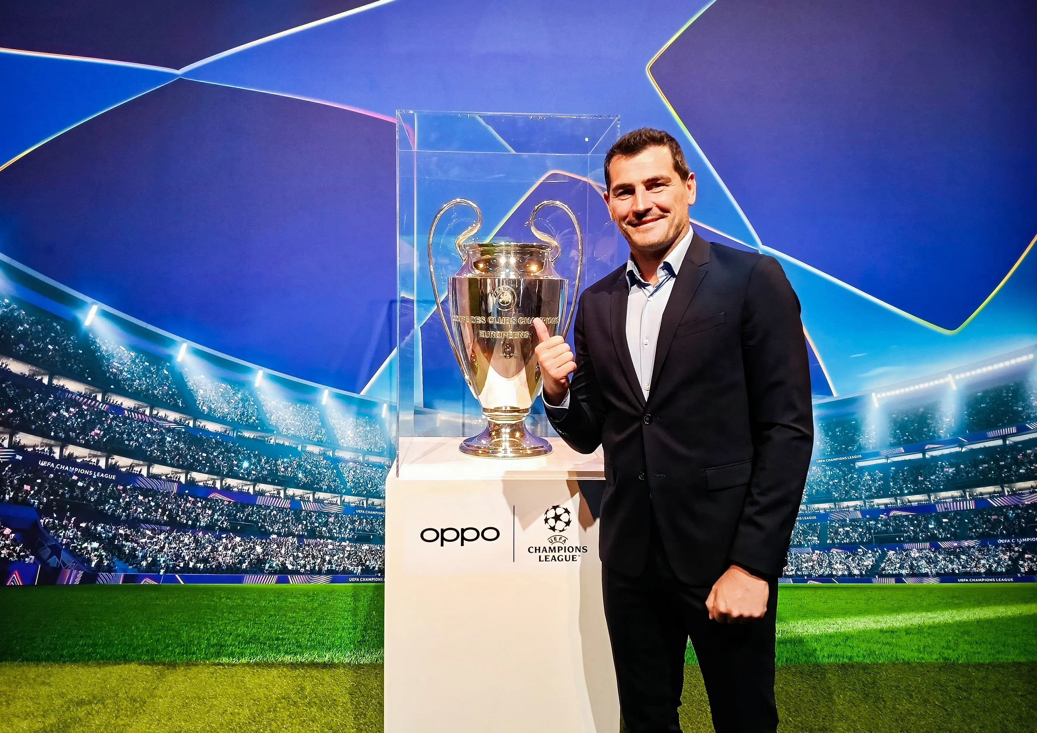 Casillas with the UCL trophy