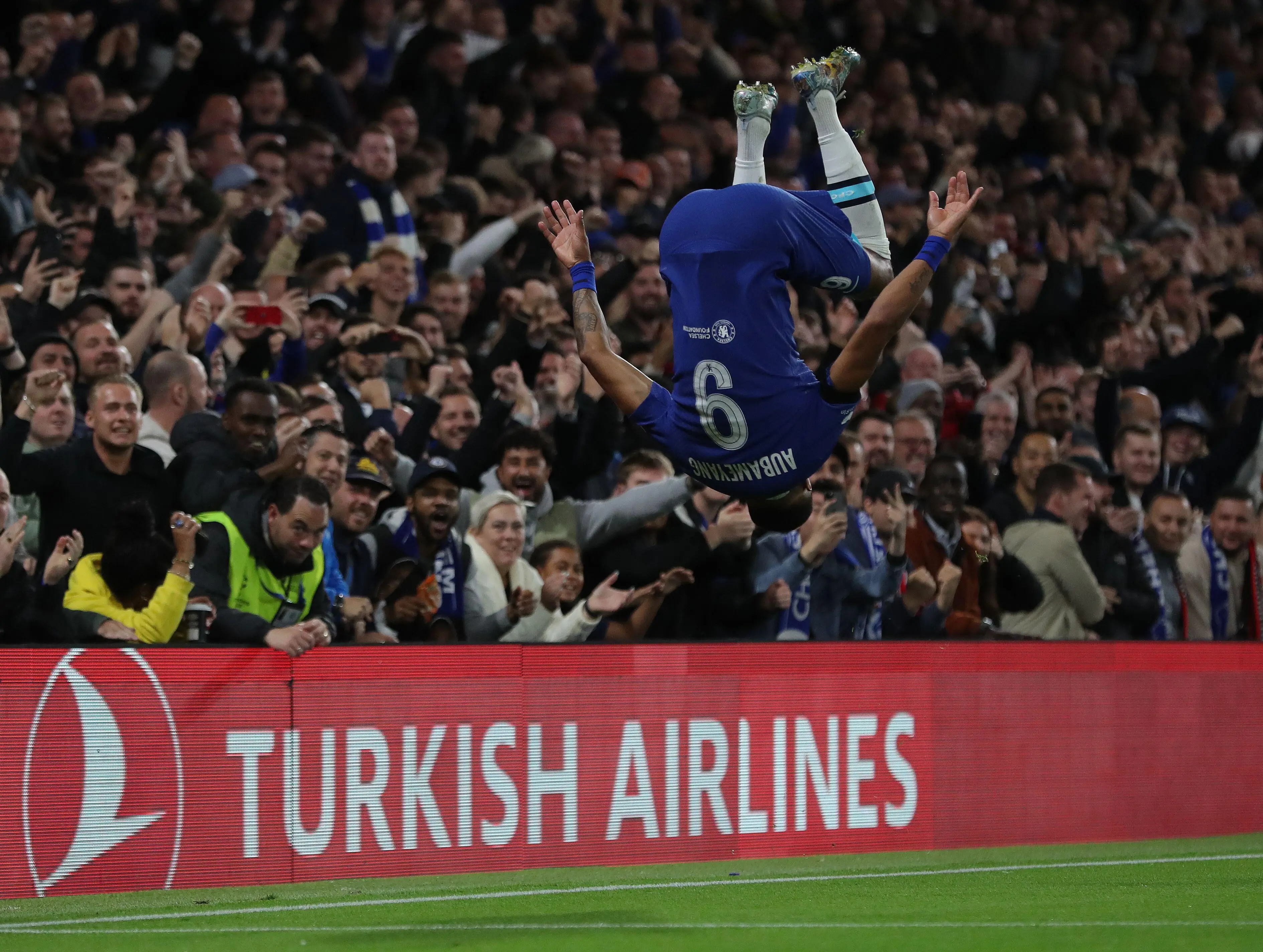 Pierre-Emerick Aubameyang celebrating his goal against AC Milan. (Alamy)