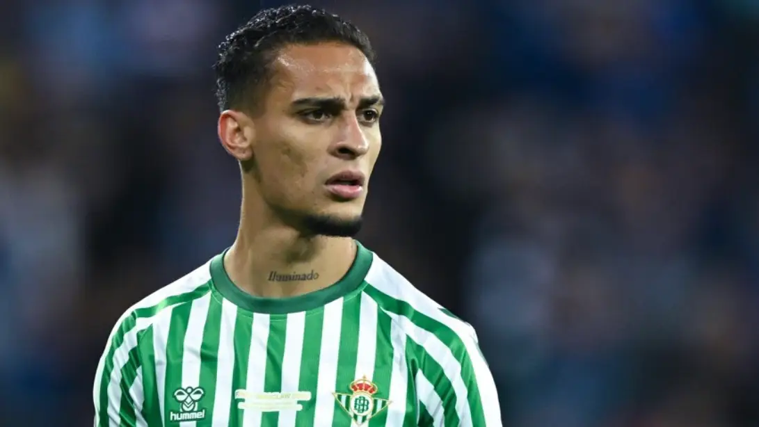 Antony turns down move to shock club as Man Utd winger makes decision on 'priority' destination