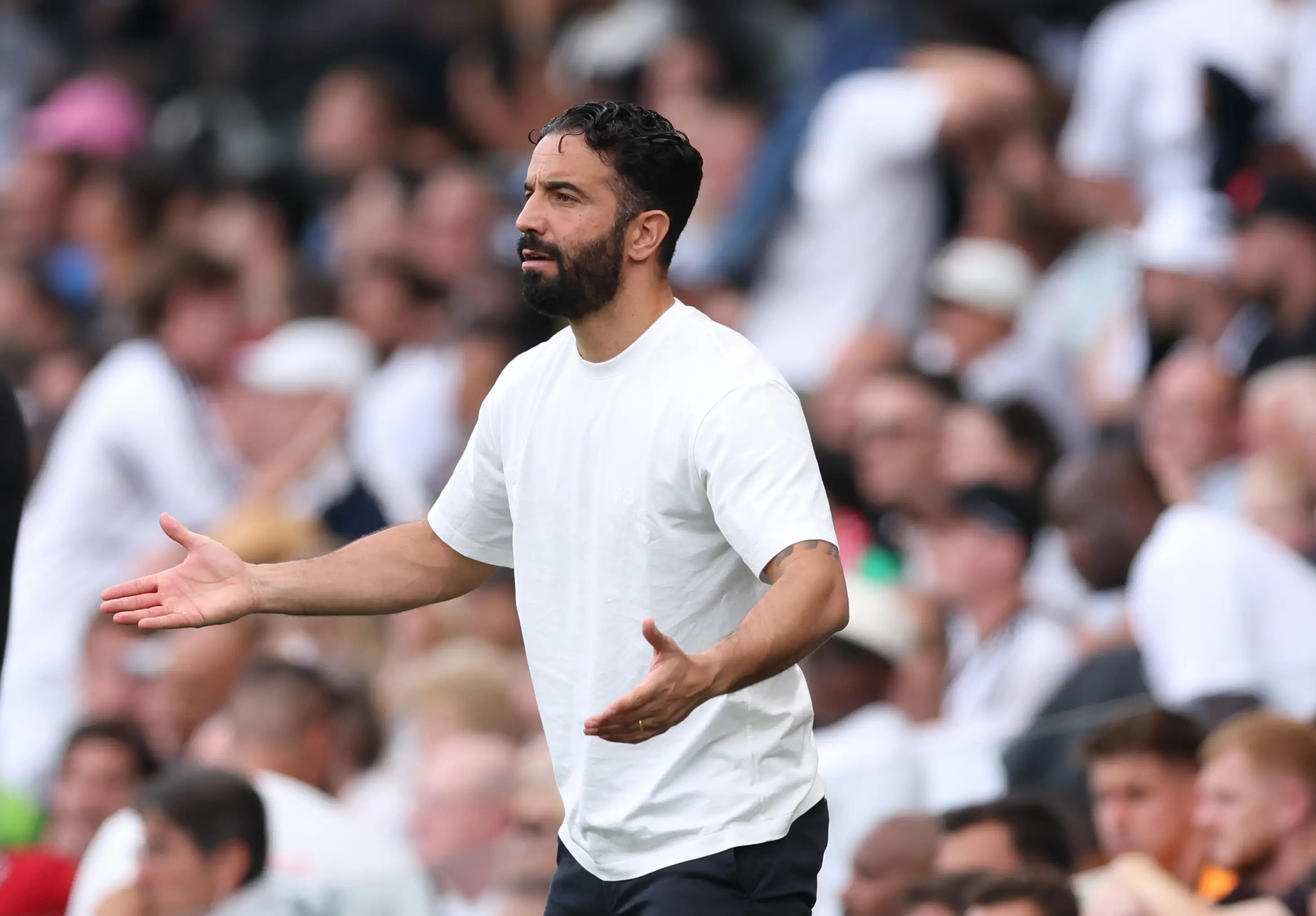 Ruben Amorim on the touchline during Fulham vs. Manchester United. Image: Getty