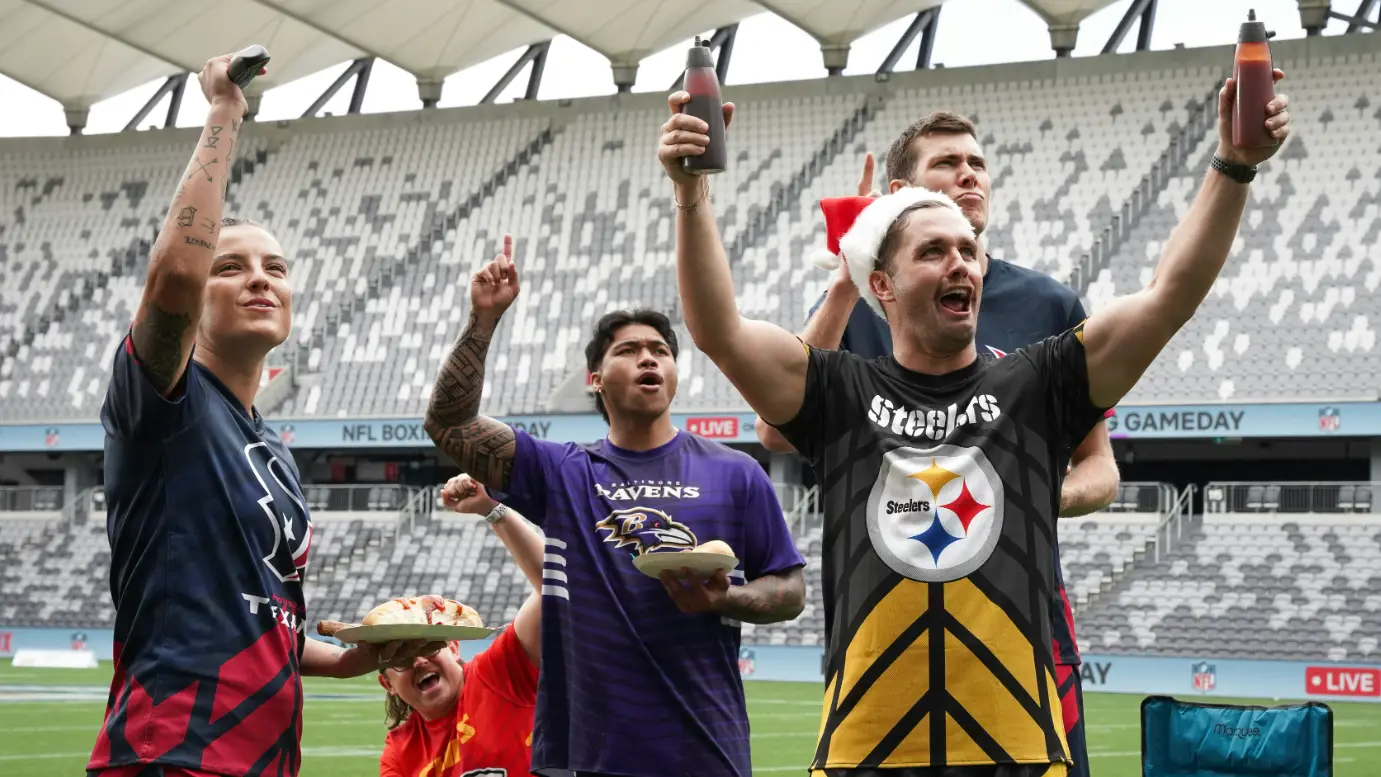 Netflix (L-R: Chloe Logarzo, Jimmy Smith, Brian To'o, Nathan Roye and Mason Cox)