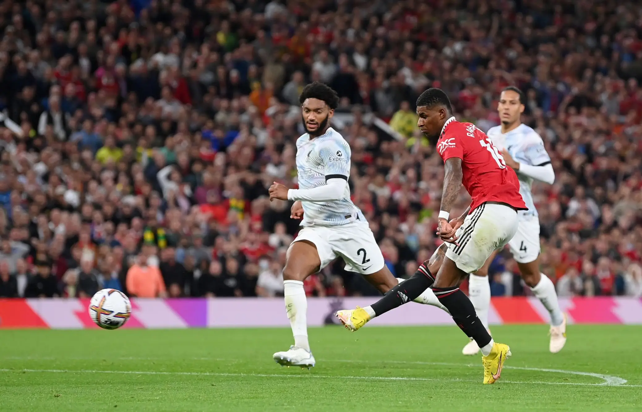 Marcus Rashford scores against Liverpool. (Man Utd)