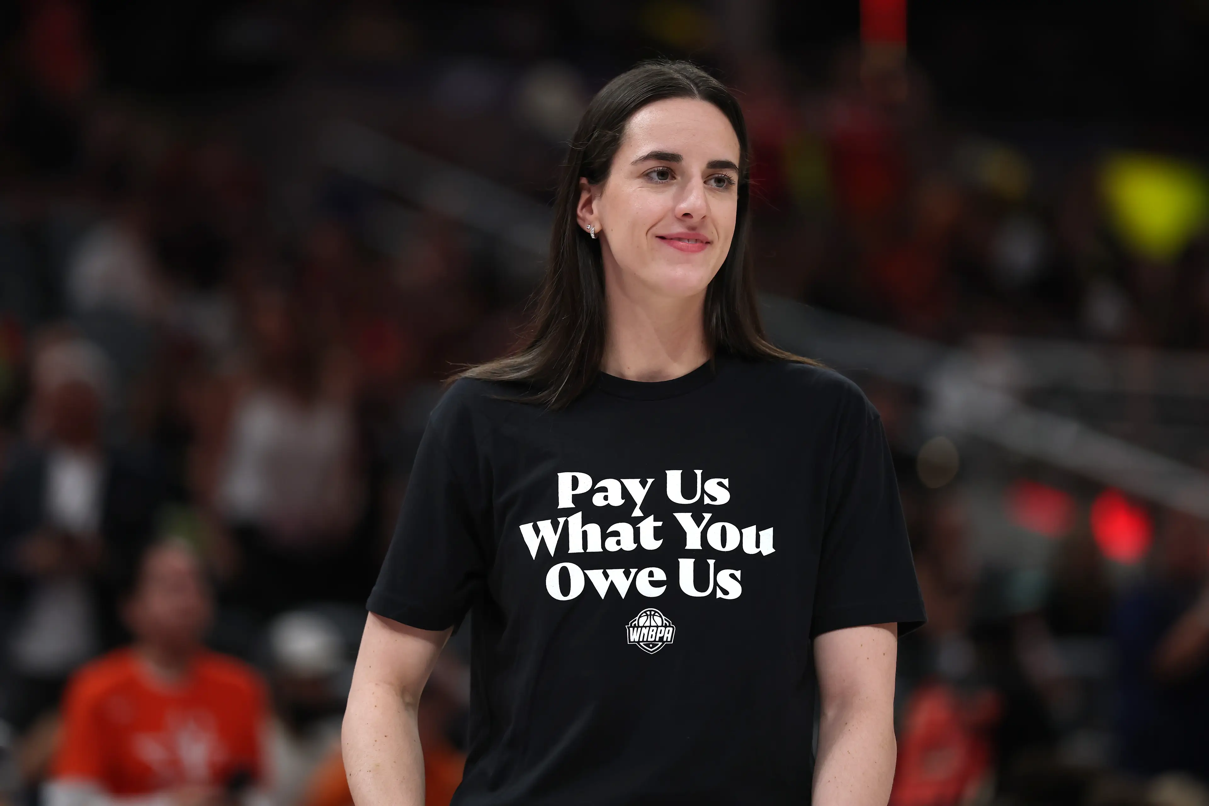 Caitlin Clark and her fellow WNBA players wore t-shirts protesting against the WNBA. Image: Getty