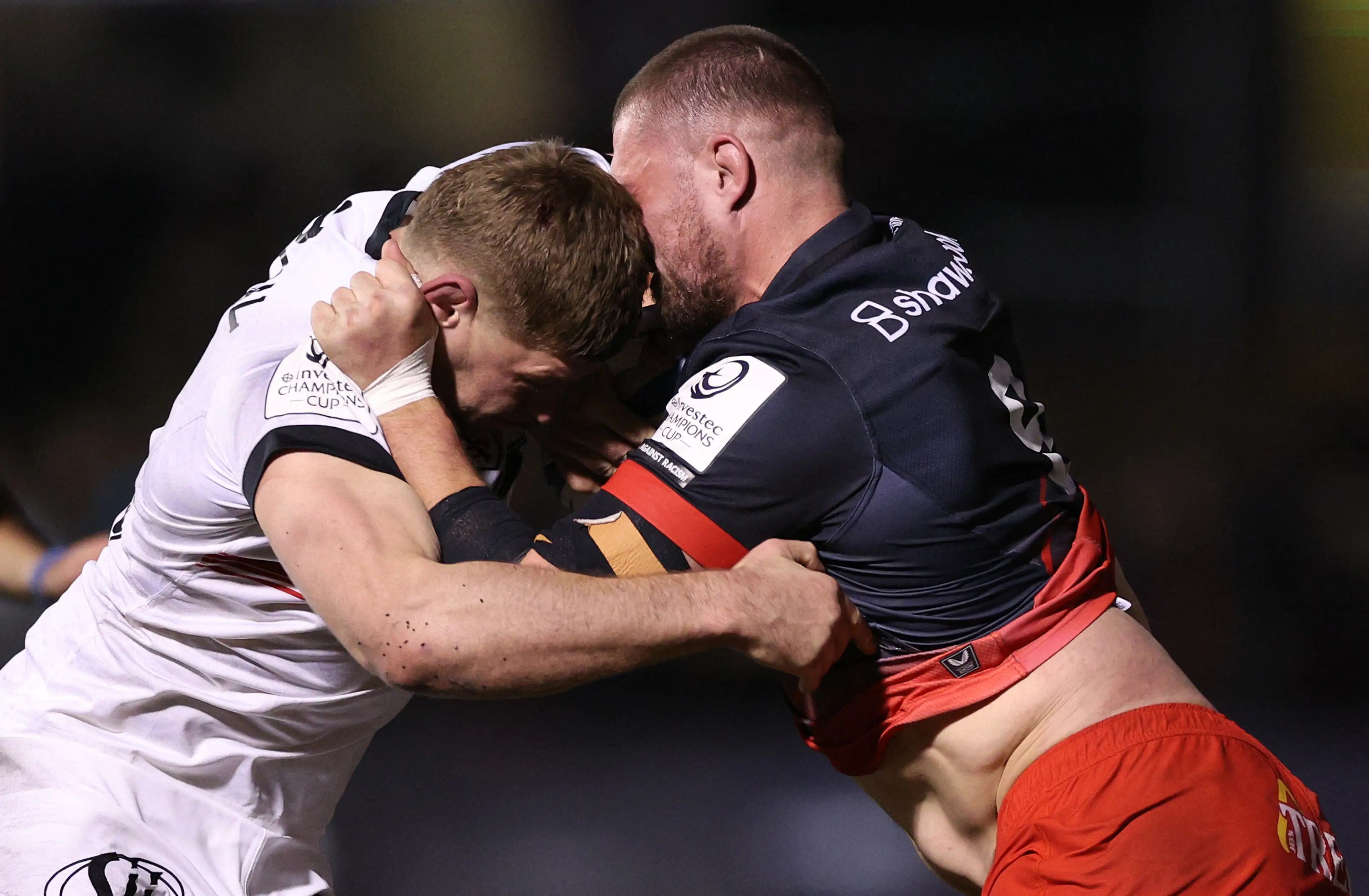 Toulouse's English flanker Jack Willis (L) and Saracens' English number 8 Tom Willis grapple with each other during the European Rugby Champions Cup (Getty Images)