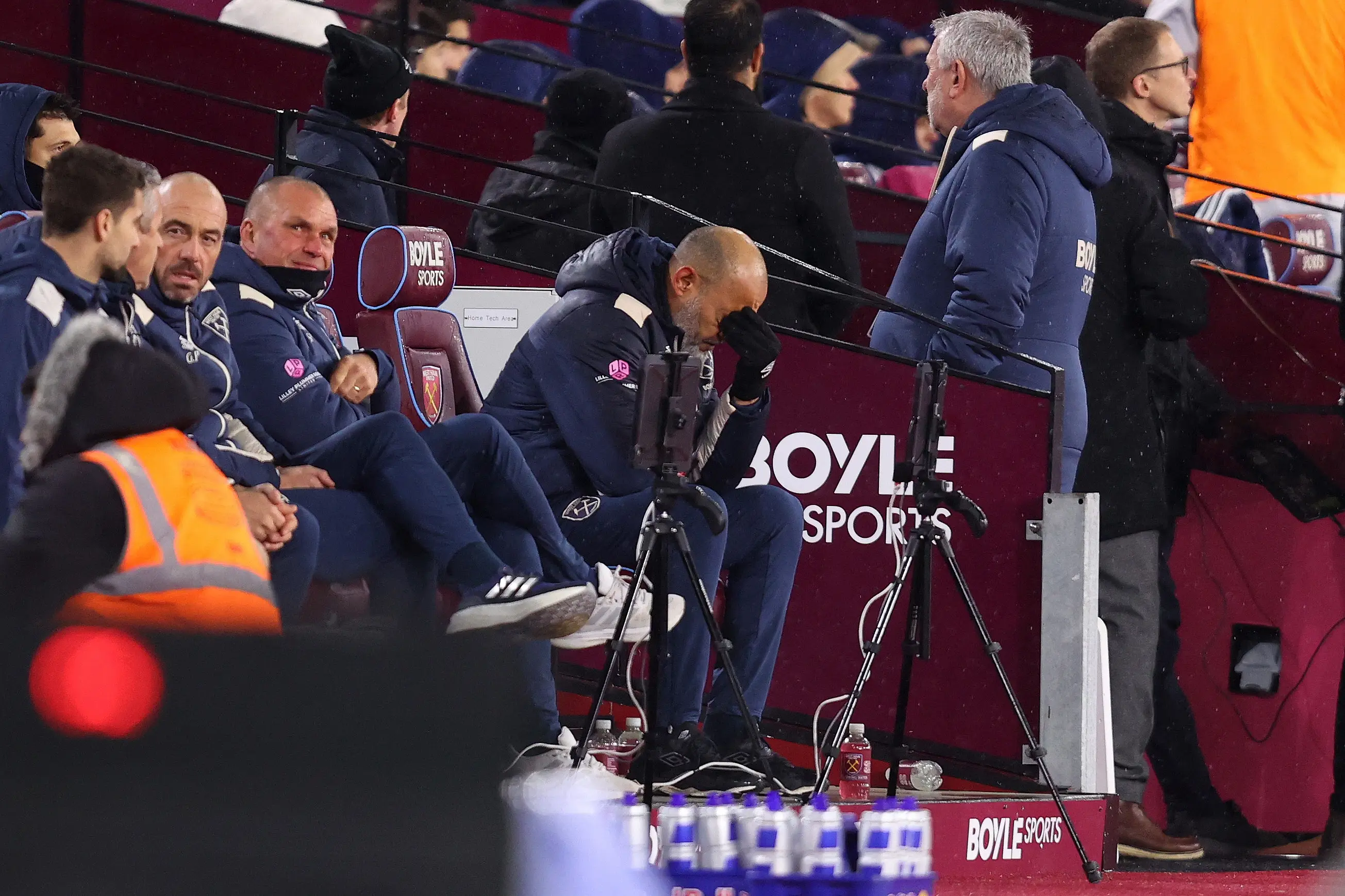 Nuno Espirito Santo reacts during West Ham's defeat to Nottingham Forest. Image credit: Getty