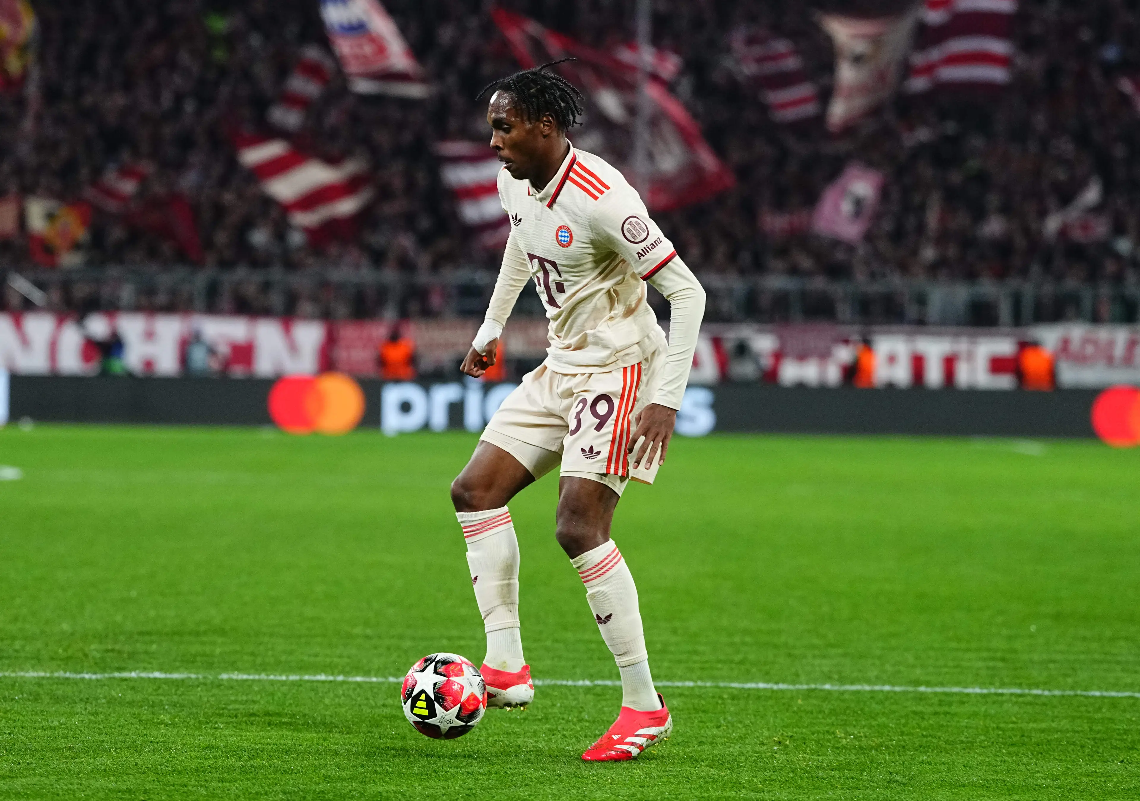 Mathys Tel in action for Bayern Munich. Image: Getty
