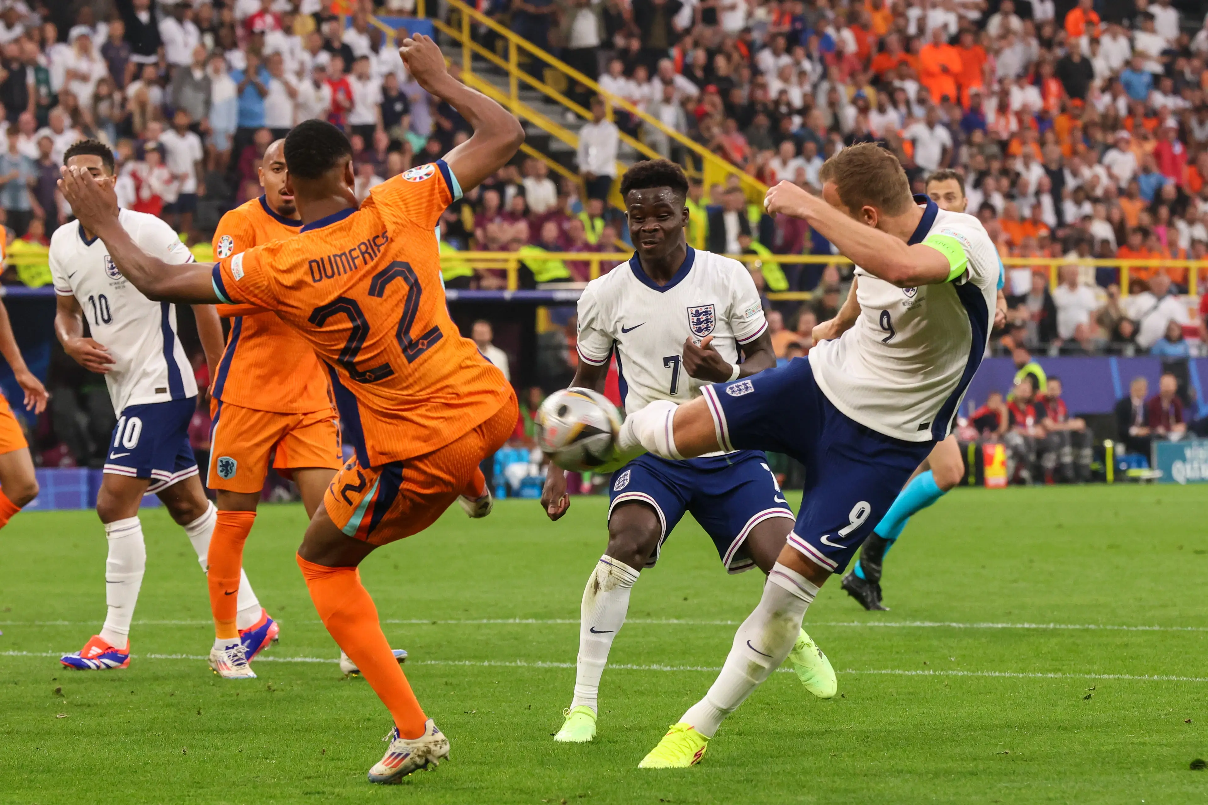 Denzel Dumfries' challenge on Harry Kane resulted in a penalty. Image: Getty