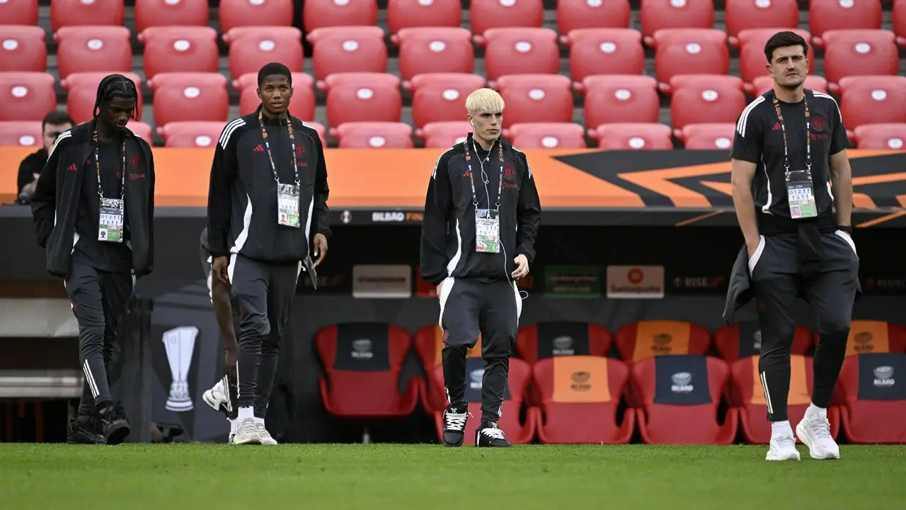 Man Utd legend could make football history vs Spurs after Europa League final injuries revealed