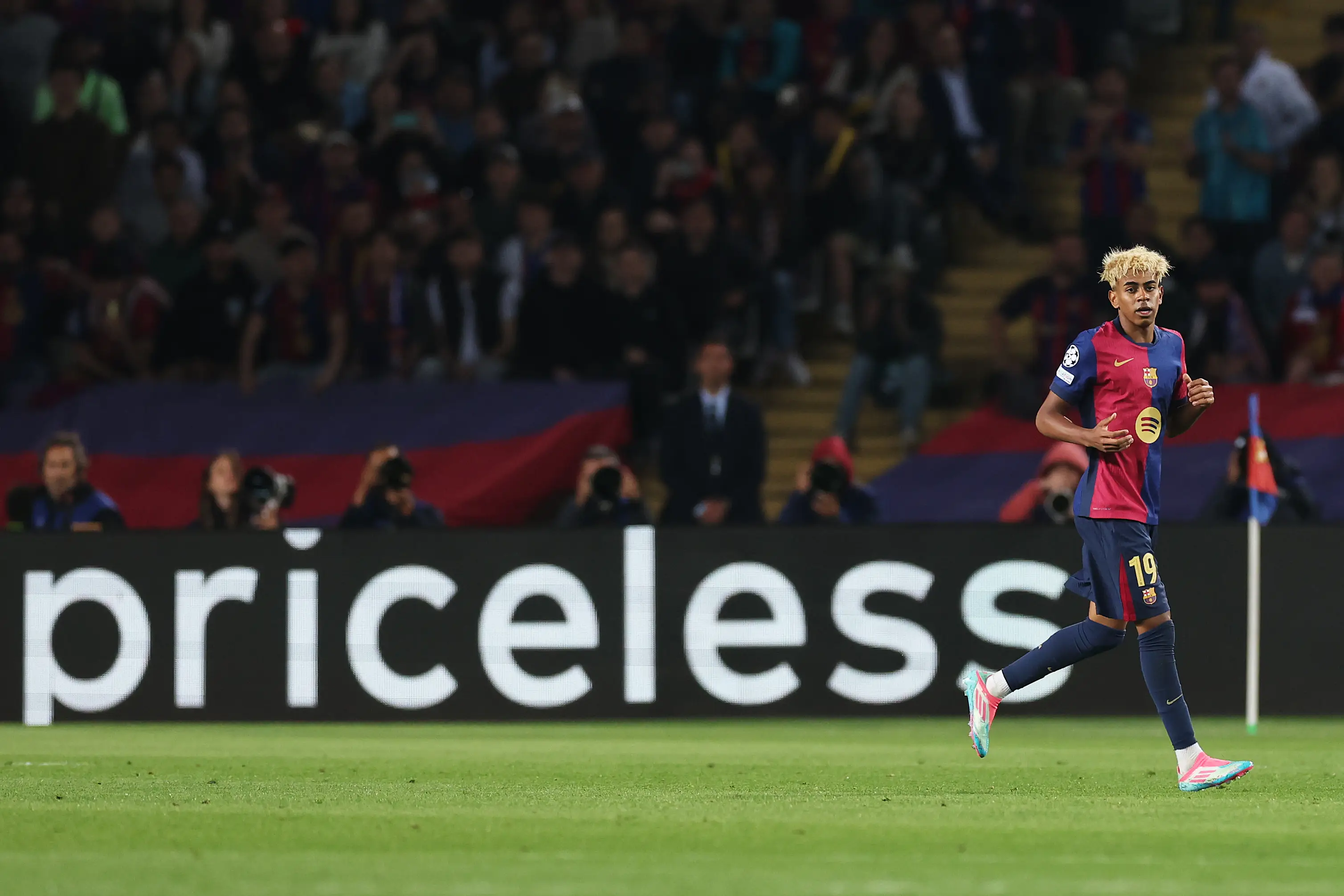Lamine Yamal in action for Barcelona against Inter Milan. Image: Getty