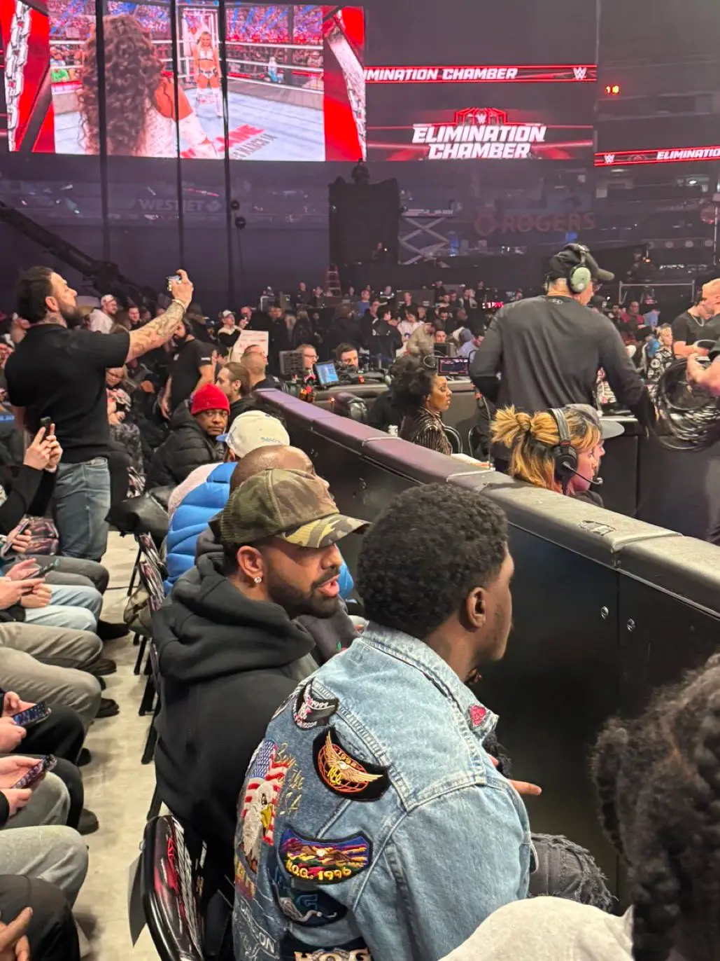 Drake was in attendance for the Elimination Chamber event in Canada. Image credit: X/@MrSantiZap