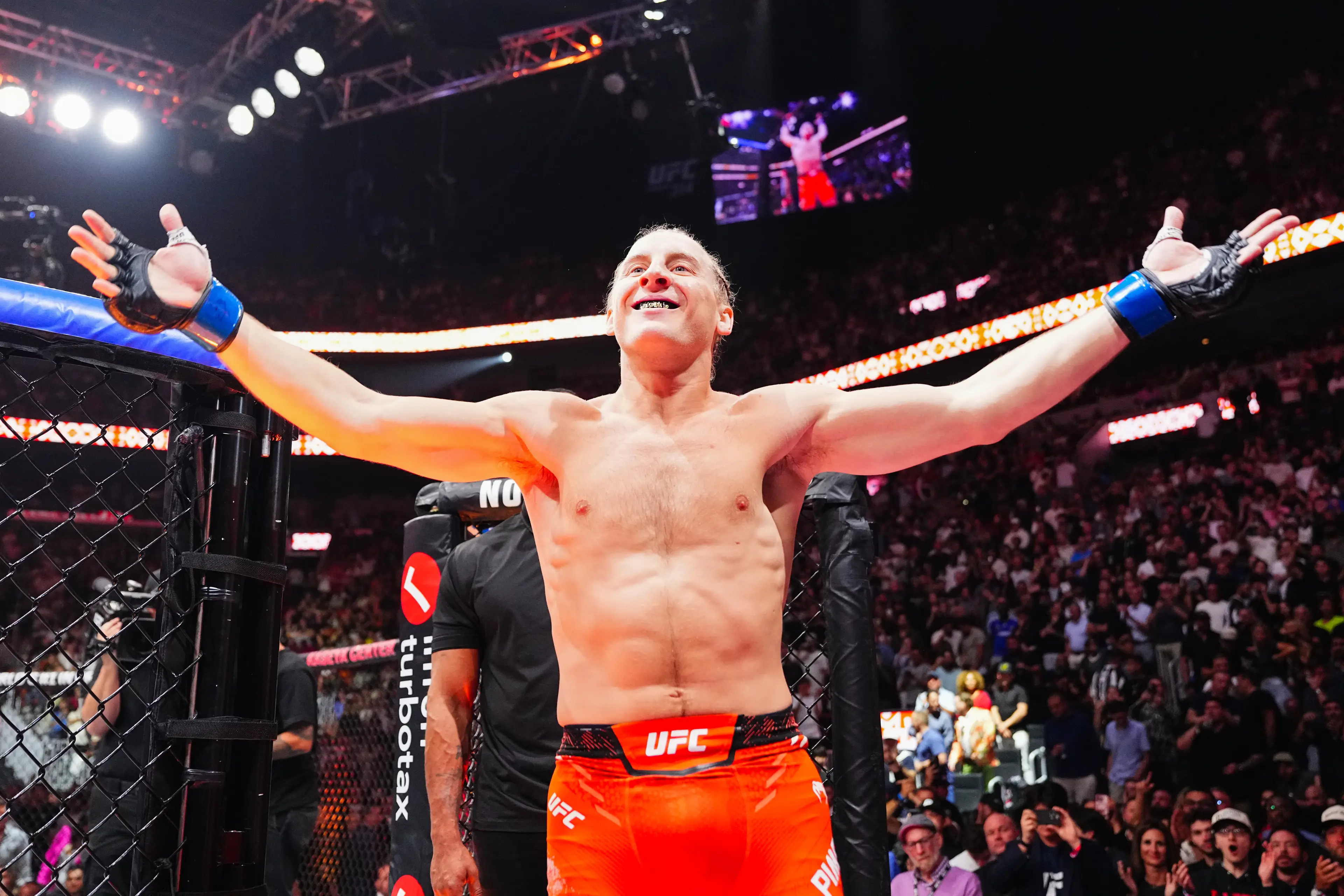 Paddy Pimblett destroyed Chandler at UFC 314. (Image: Getty)