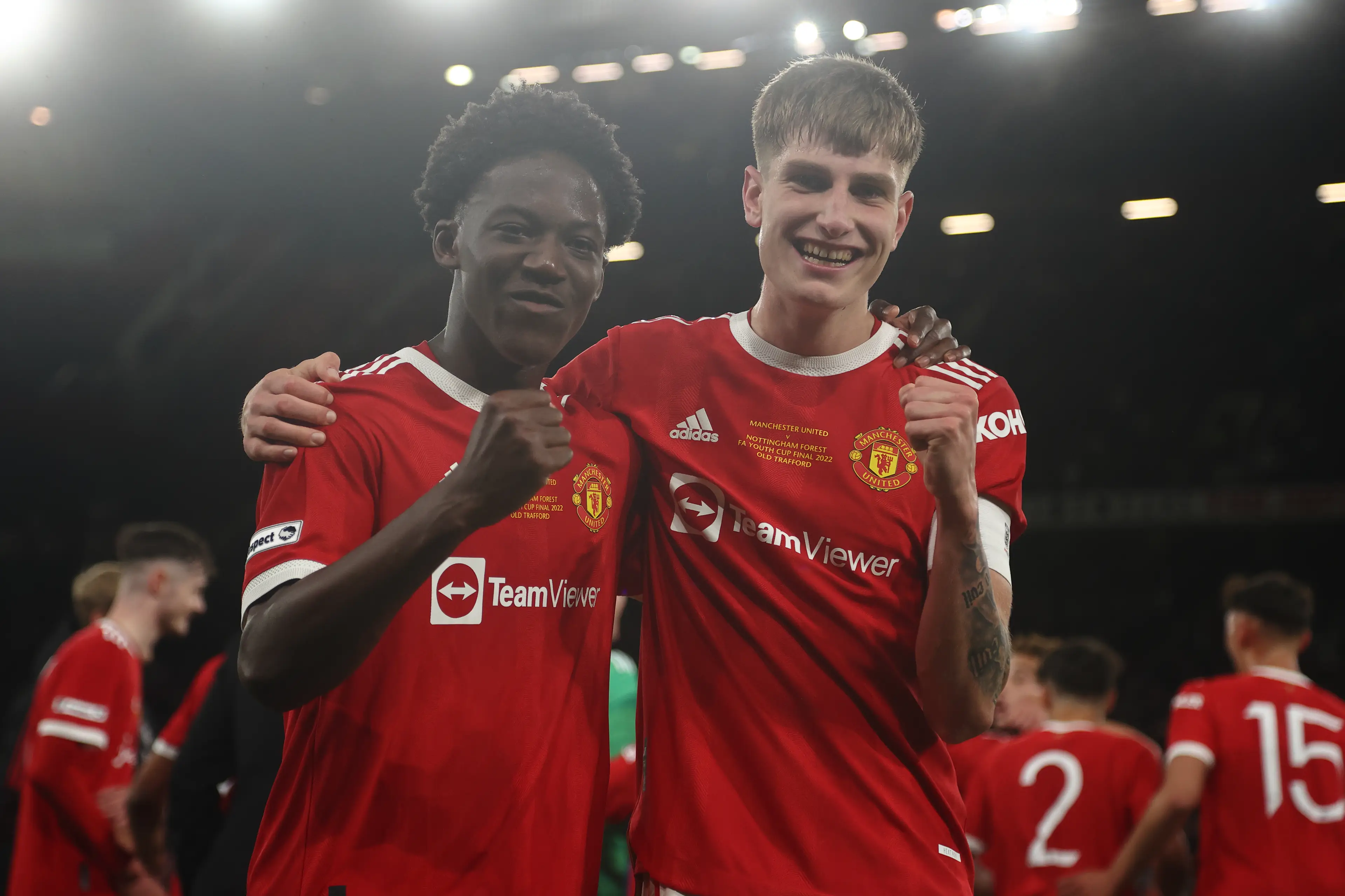 Mainoo alongside Bennett at full-time. (Image