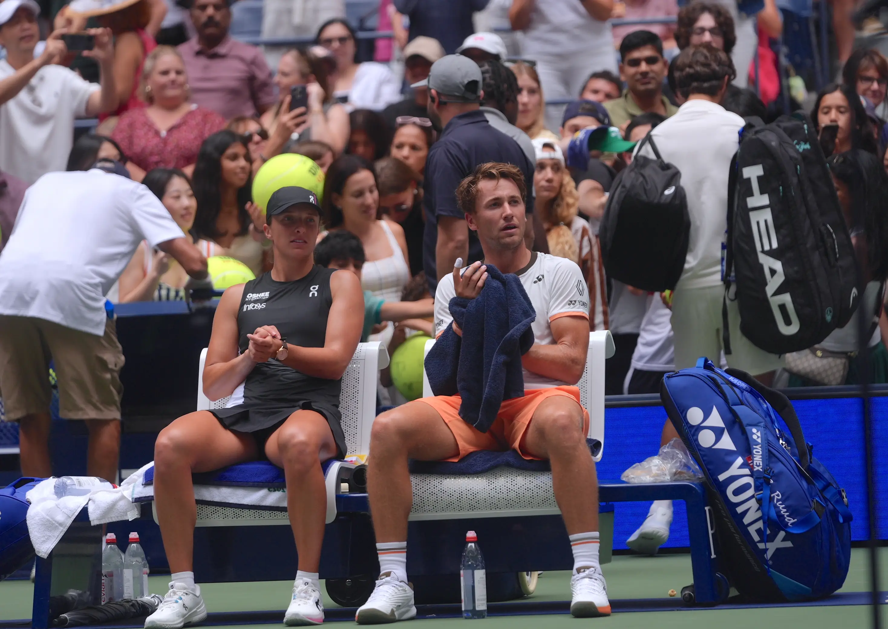Iga Swiatek and Casper Ruud are one game away from the US Open mixed double final. Image: Getty 