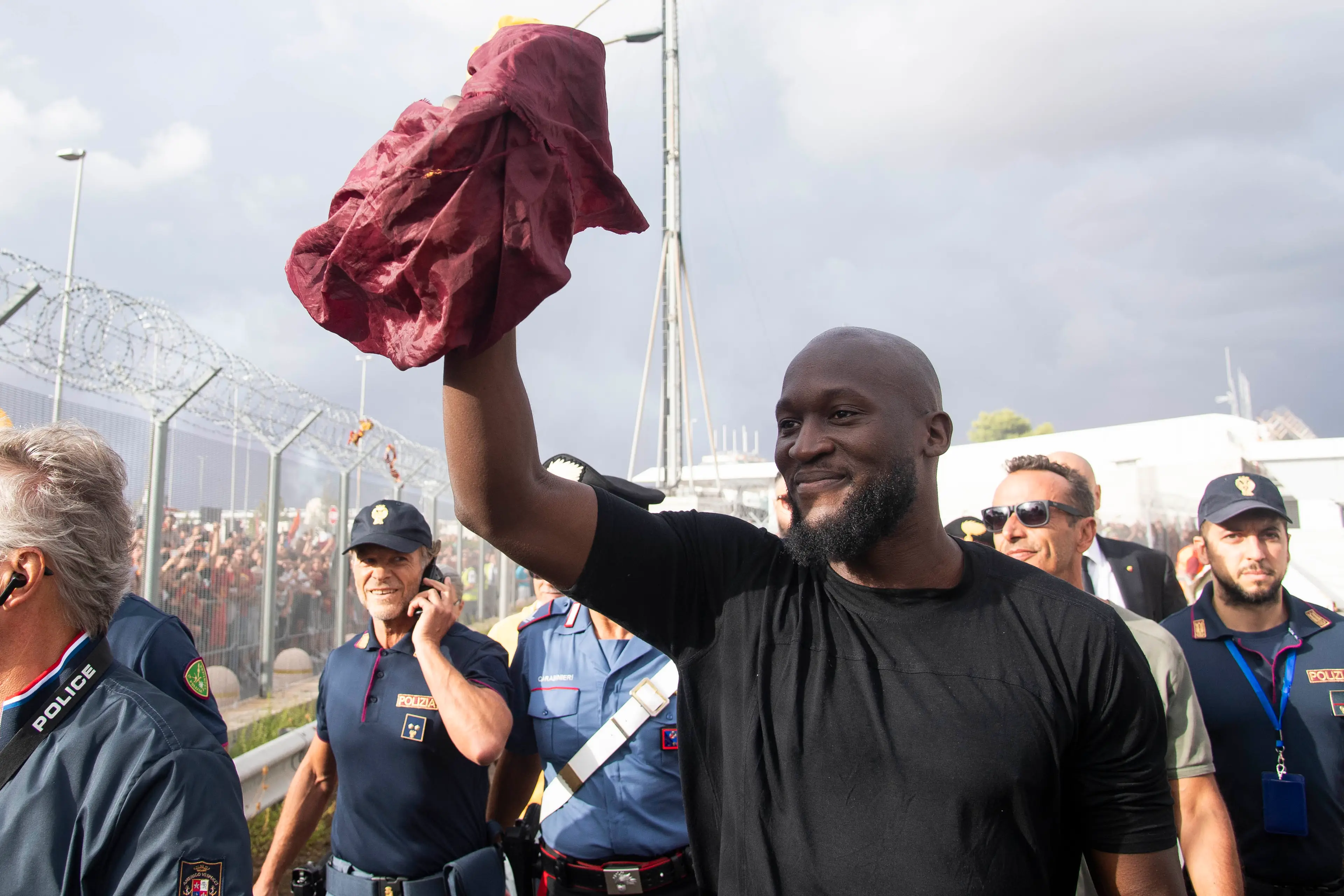 Romelu Lukaku welcomed by fans. Image: Getty