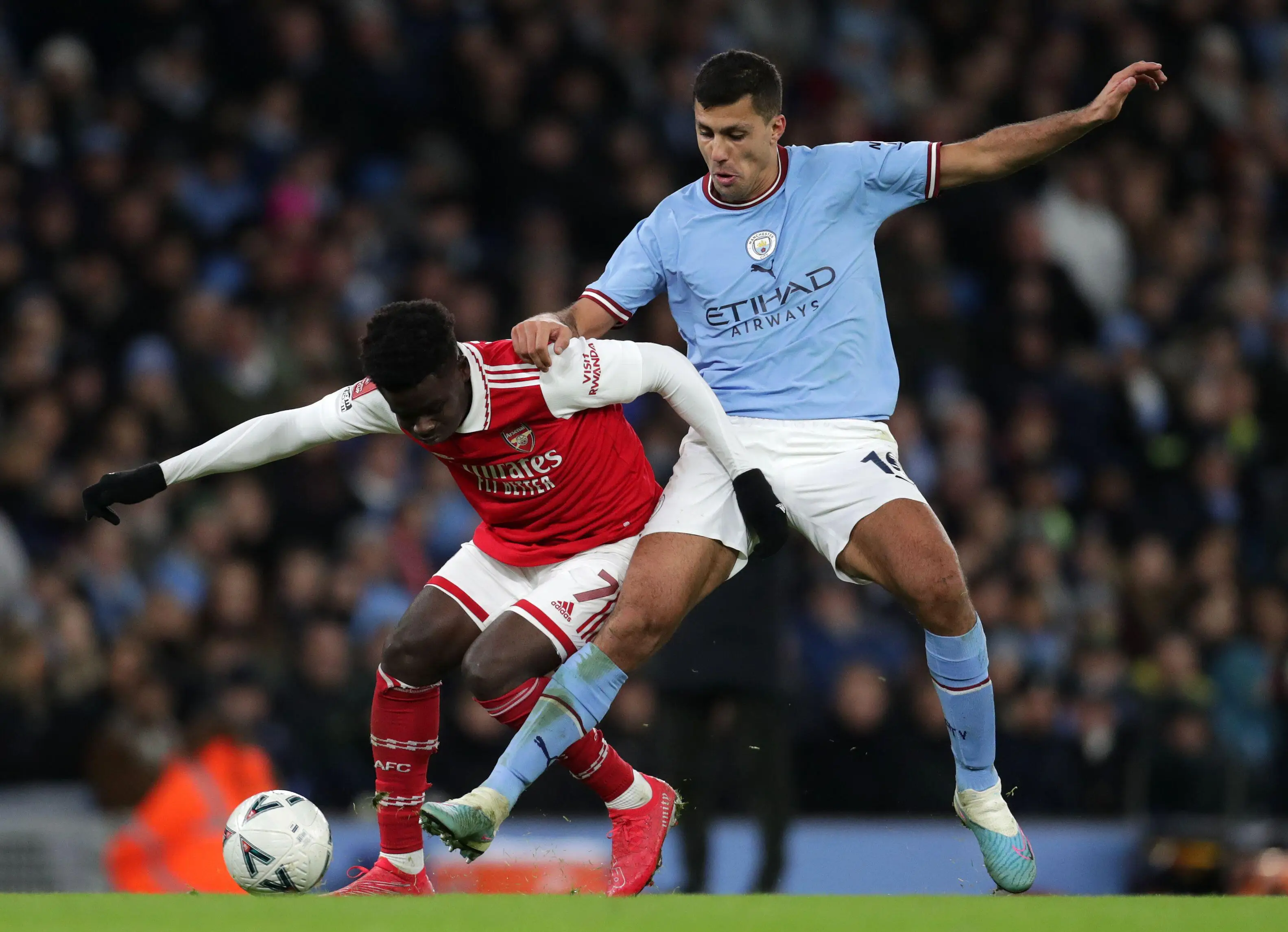Bukayo Saka in action for Arsenal against Manchester City. Image: Alamy