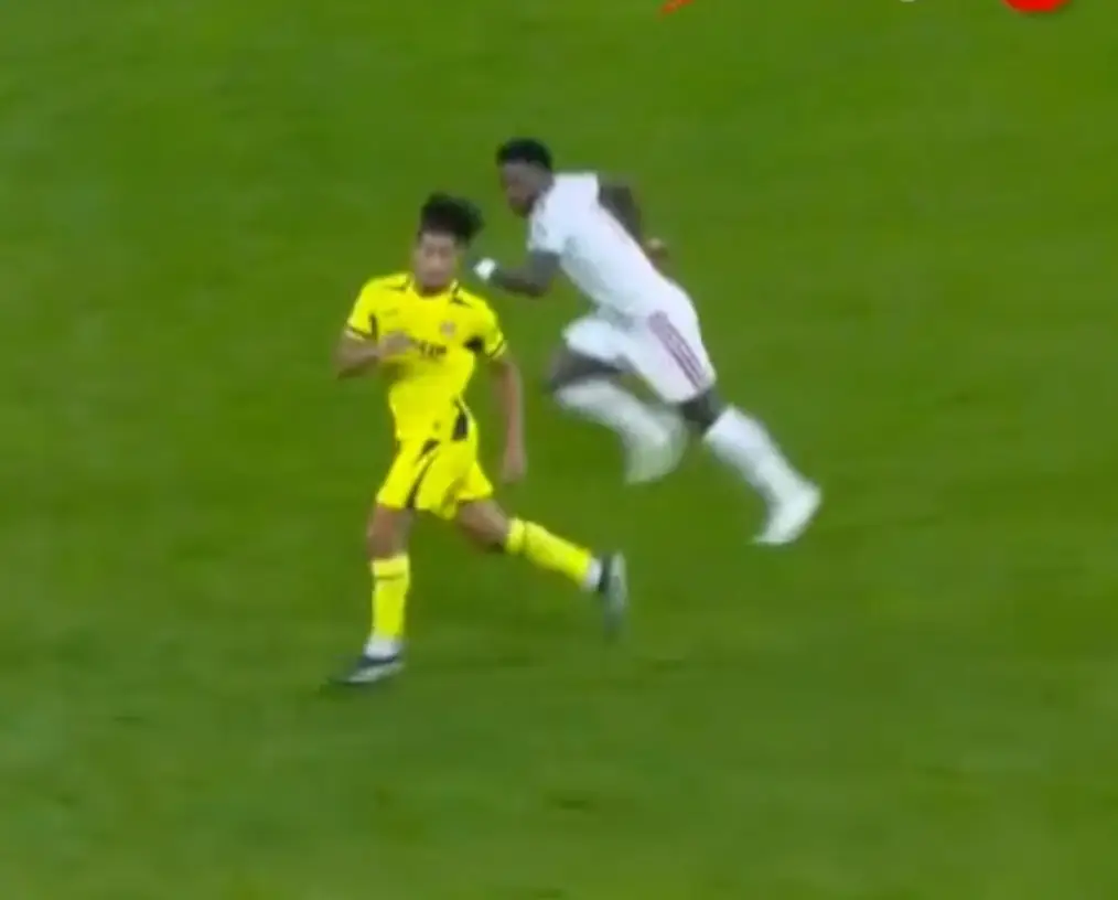 Vinicius Jr pulled Saliba's hair. Image credit: La Liga