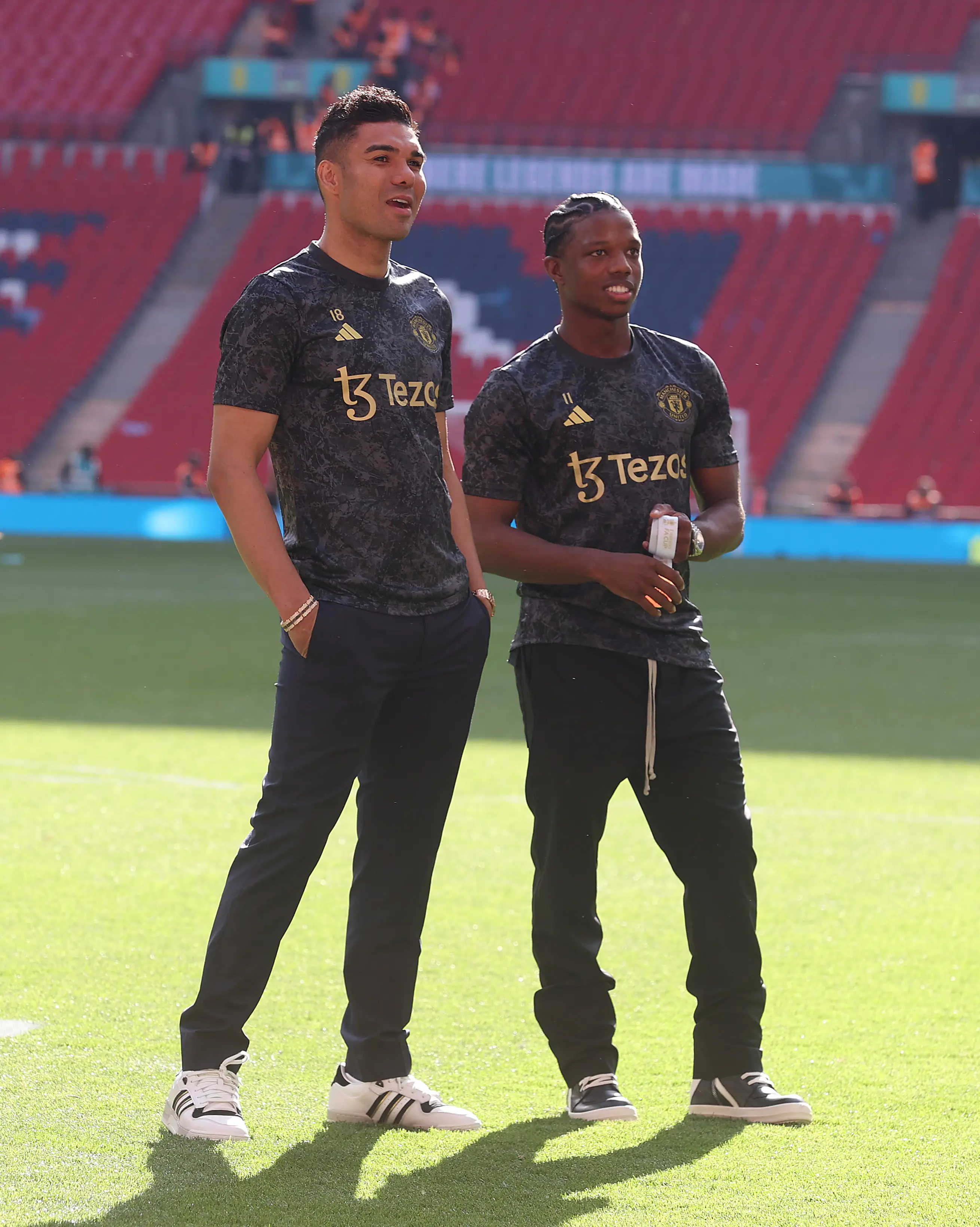 Casemiro gave his FA Cup medal to Tyrell Malacia. Image: Getty