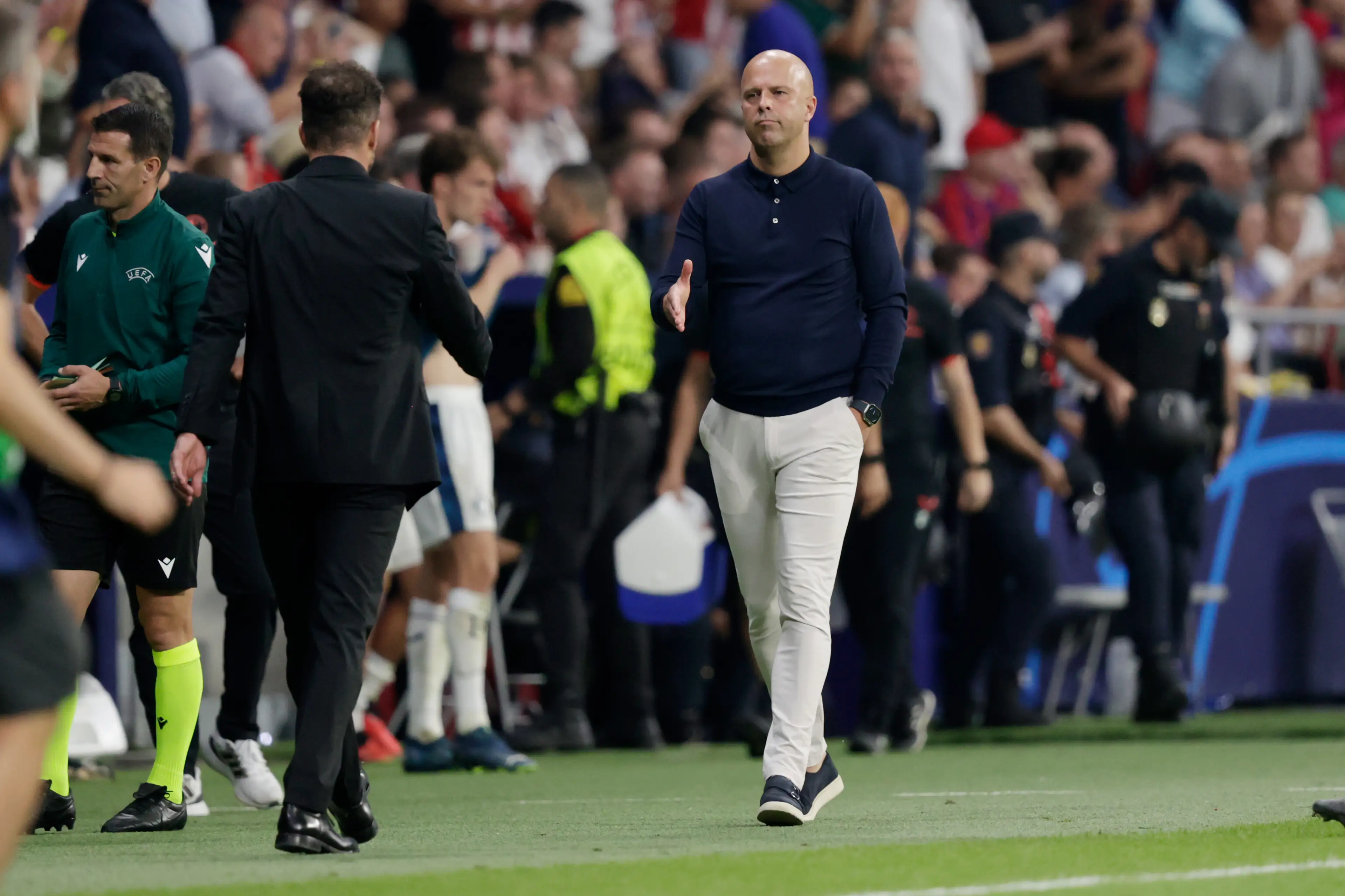 Simeone and Slot did shake hands in 2023. Image: Getty