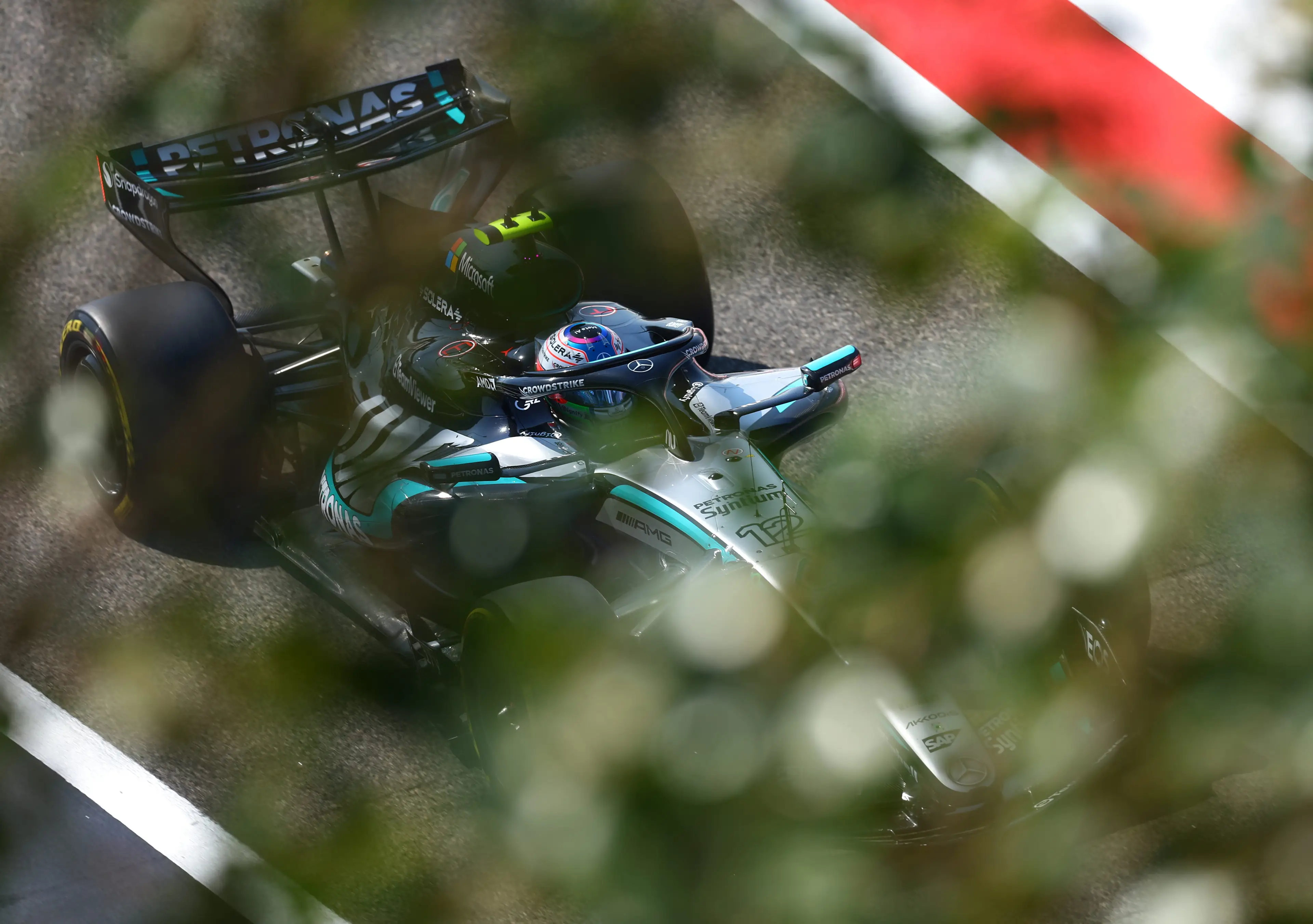 The new Mercedes rear wing visible on the car of Kimi Antonelli in Bahrain (Image: Getty)