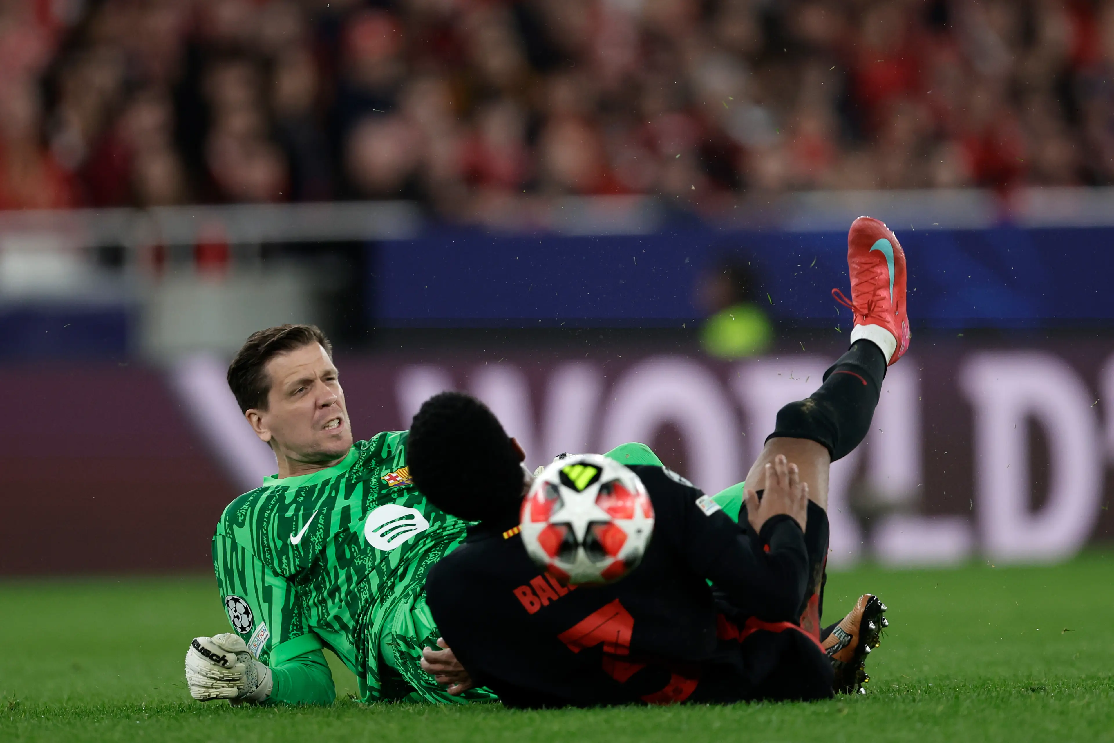 Wojciech Szczesny had an interesting game against Benfica. Image: Getty