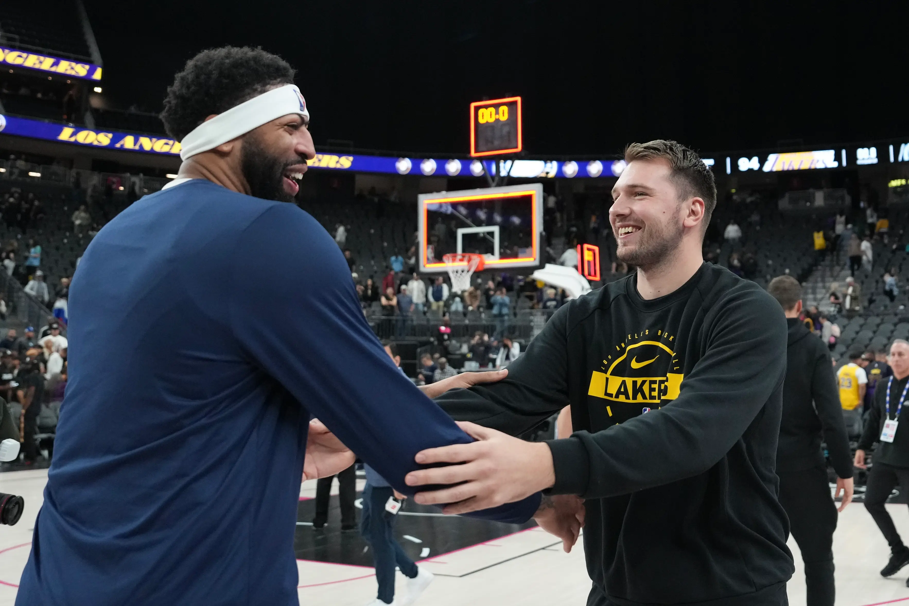 Anthony Davis and Luka Doncic. (Image: Getty)