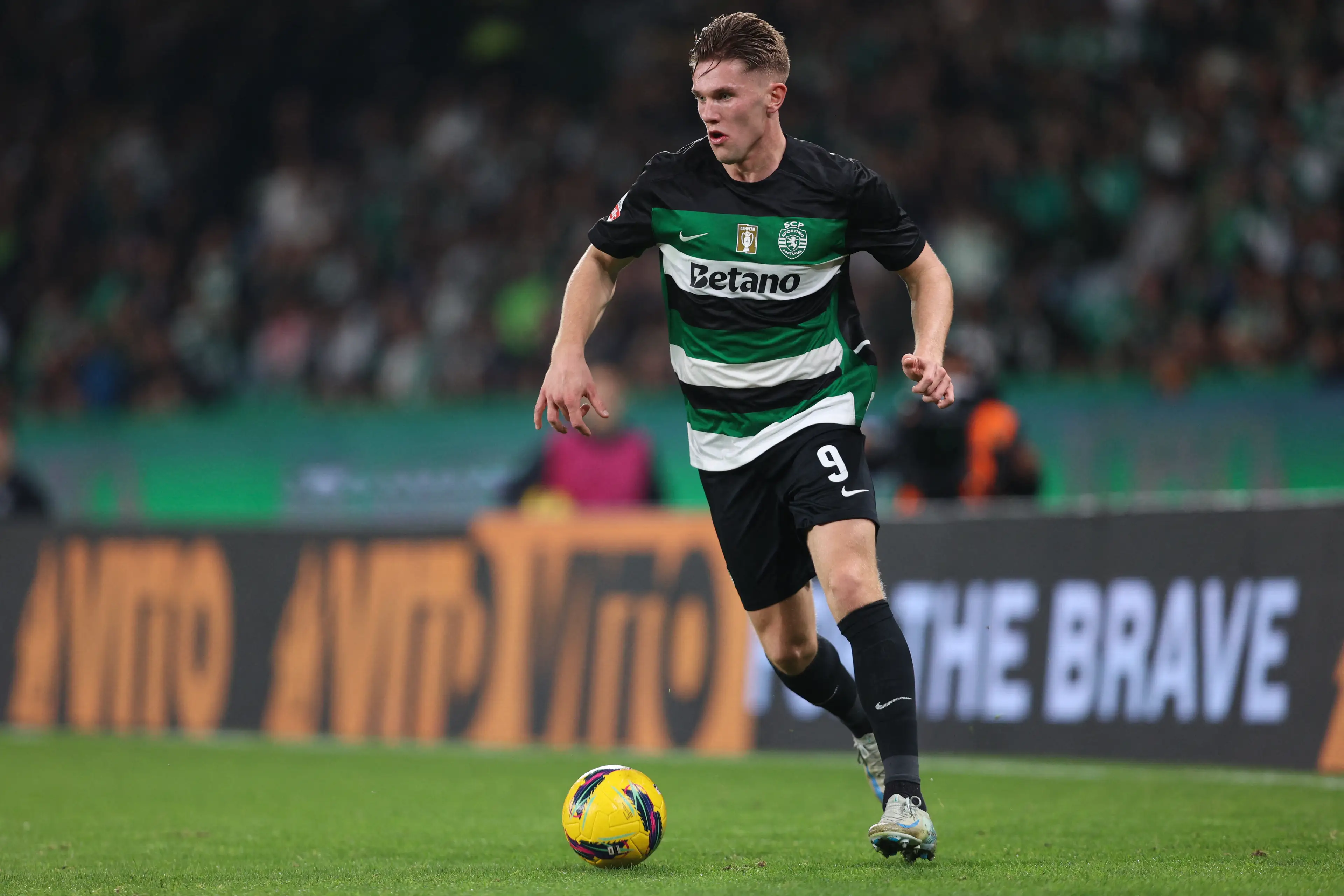 Viktor Gyokeres playing for Sporting CP- Getty