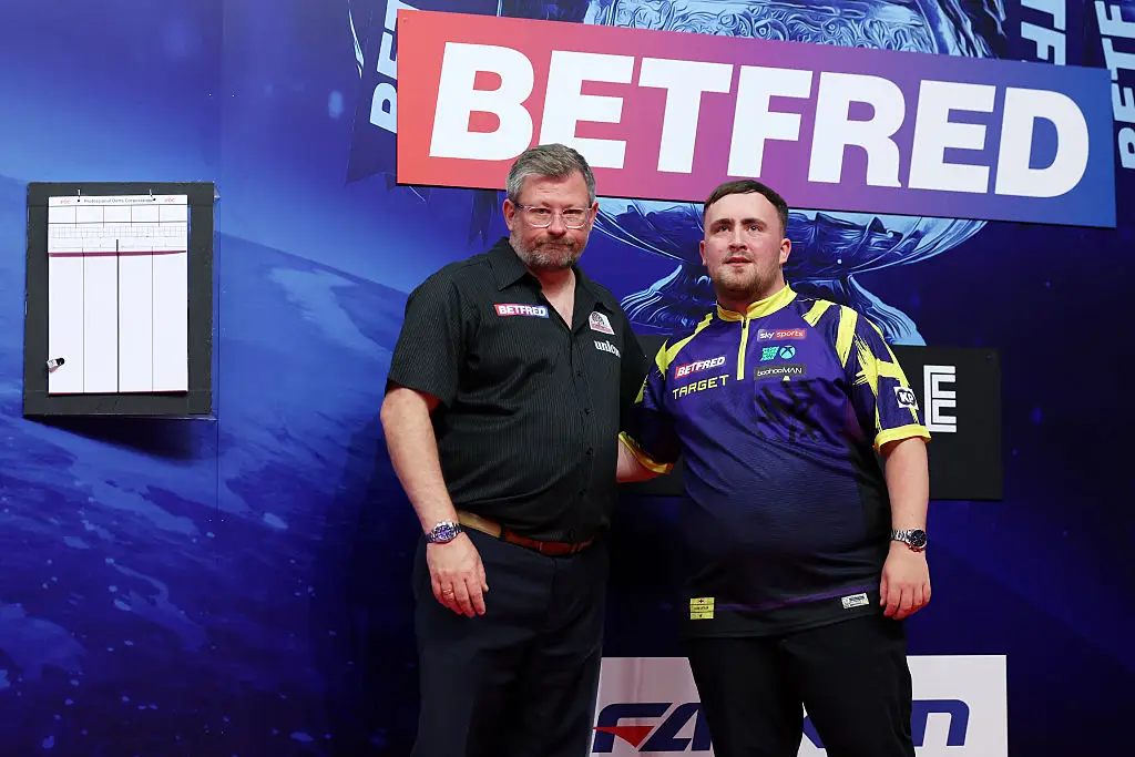 Wade and Littler pose after the 2025 World Matchplay final (Image: Getty)