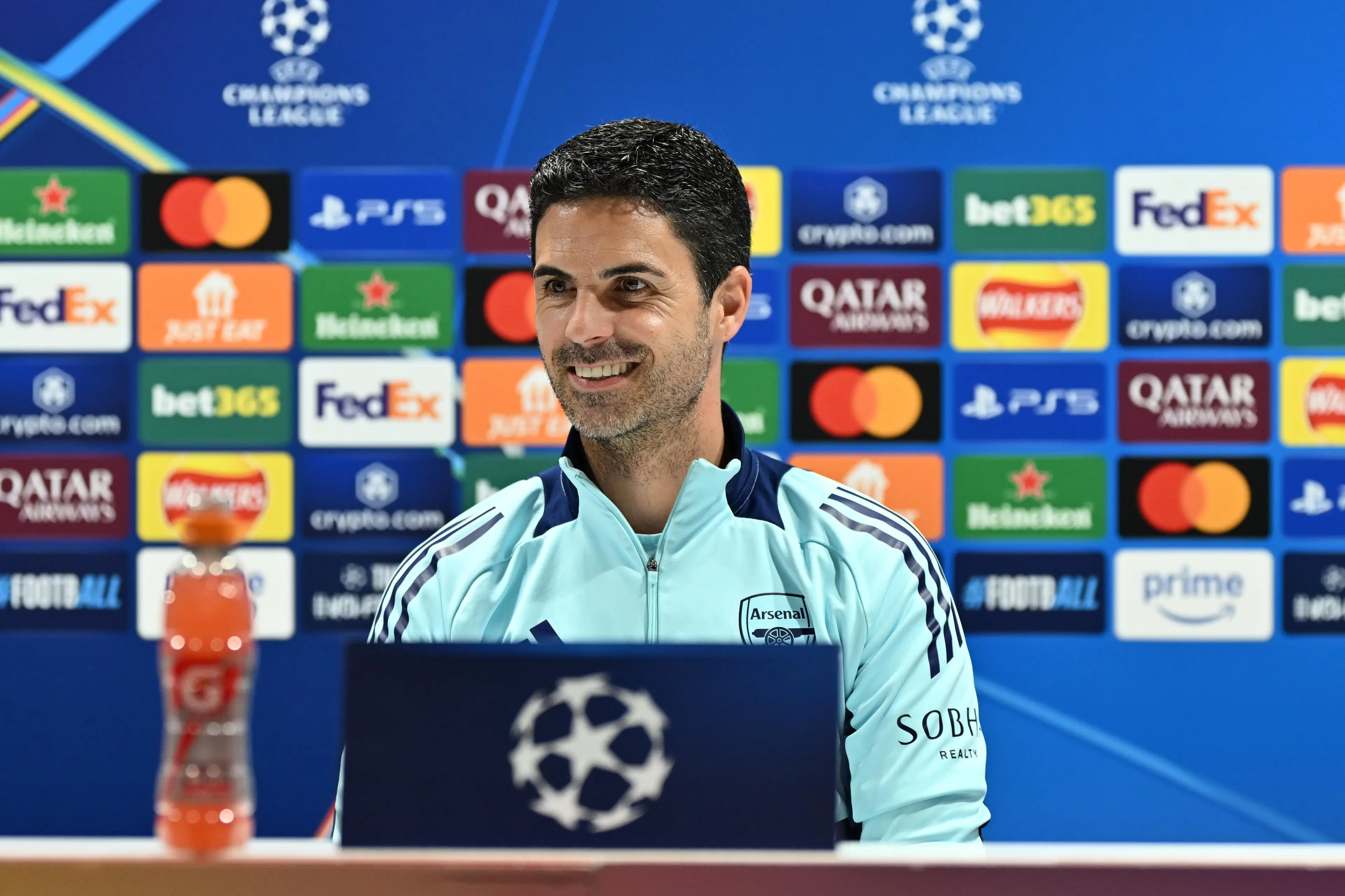 Mikel Arteta speaking in a pre-match presser ahead of Arsenal's game against Paris Saint-Germain. Image: Getty 