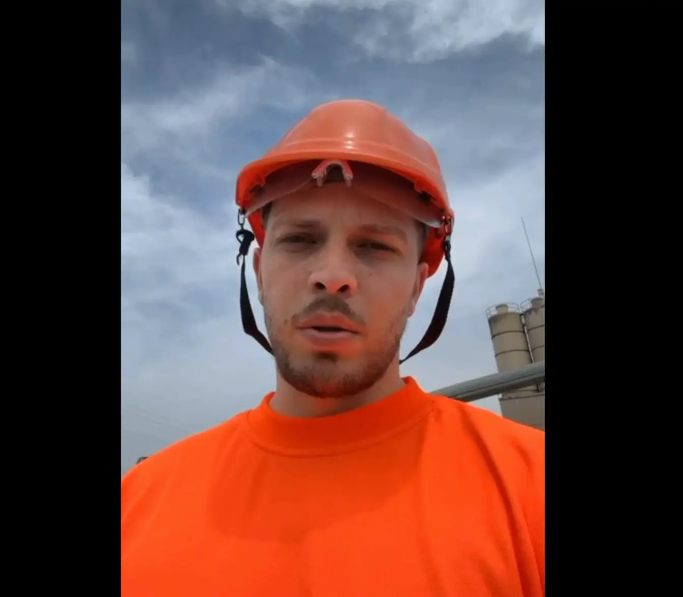 Kameraj now works in construction (Image: TikTok/@cendrimkameraj)