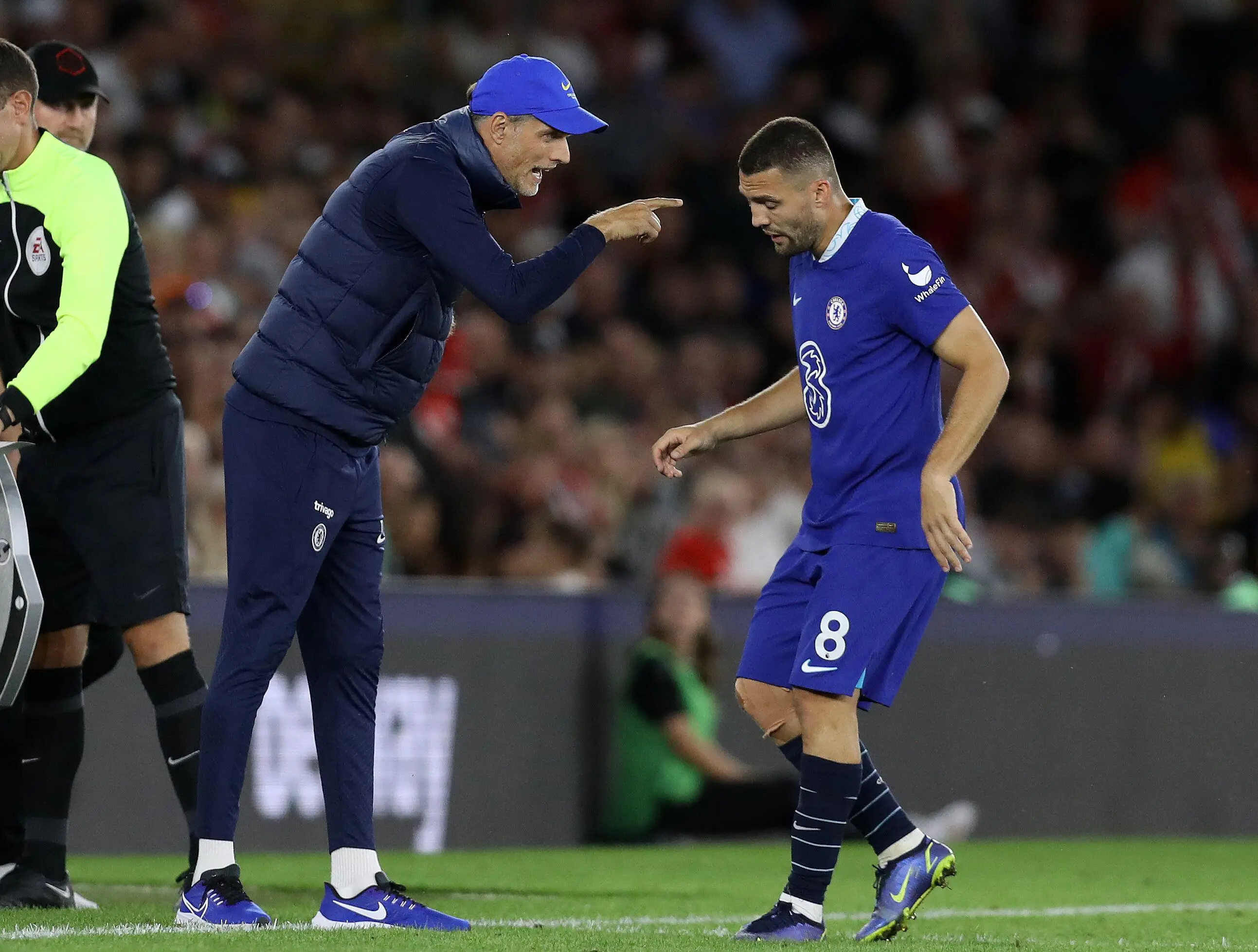 Thomas Tuchel giving instructions to Mateo Kovacic. (Alamy)