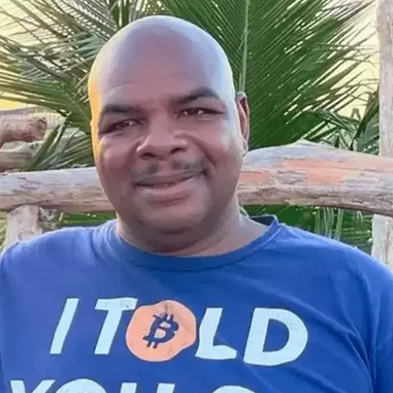 YouTube/Instagram/@davincij15